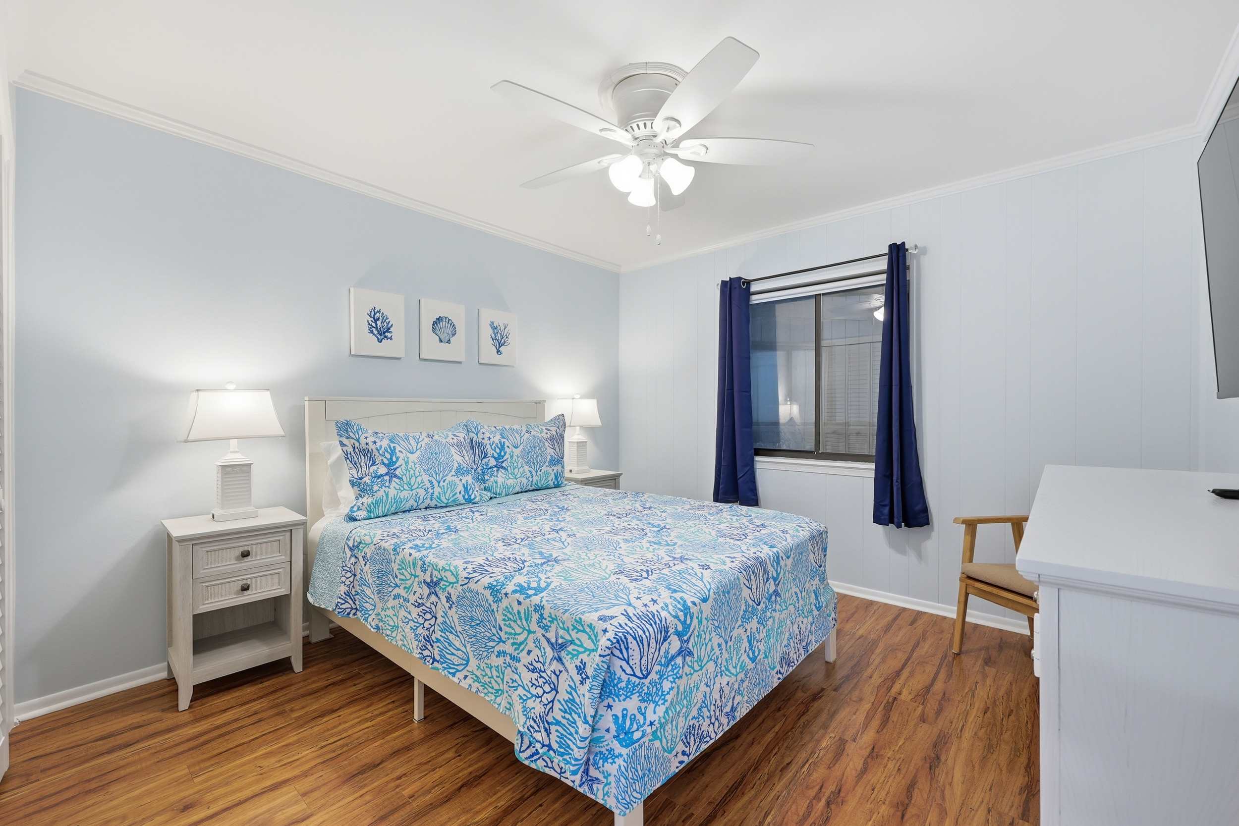 Shoreline Glimmer at Sea Cabin w Pool