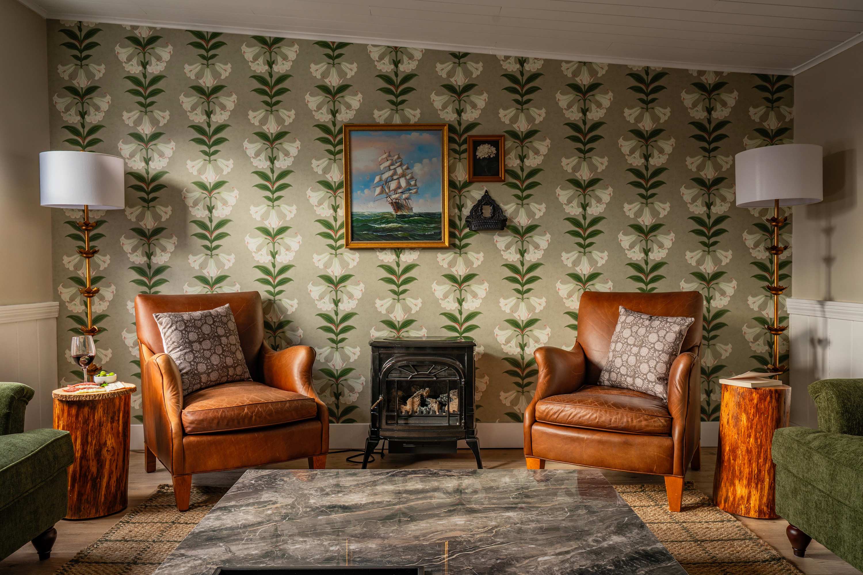 The Curator's Retreat For 8