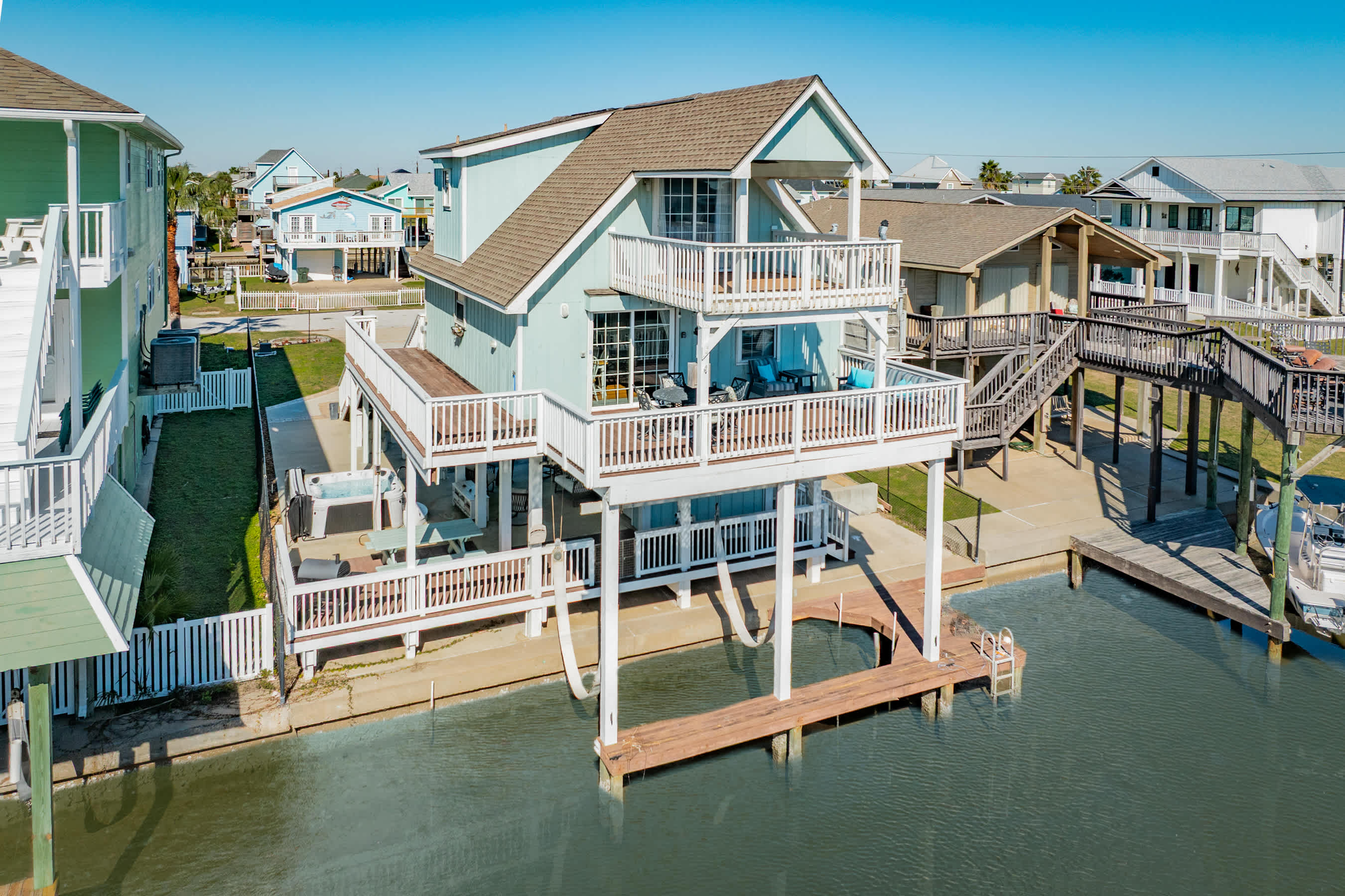 Saltwater Cowboys Retreat Bayfront Boat Slip Hot Tub