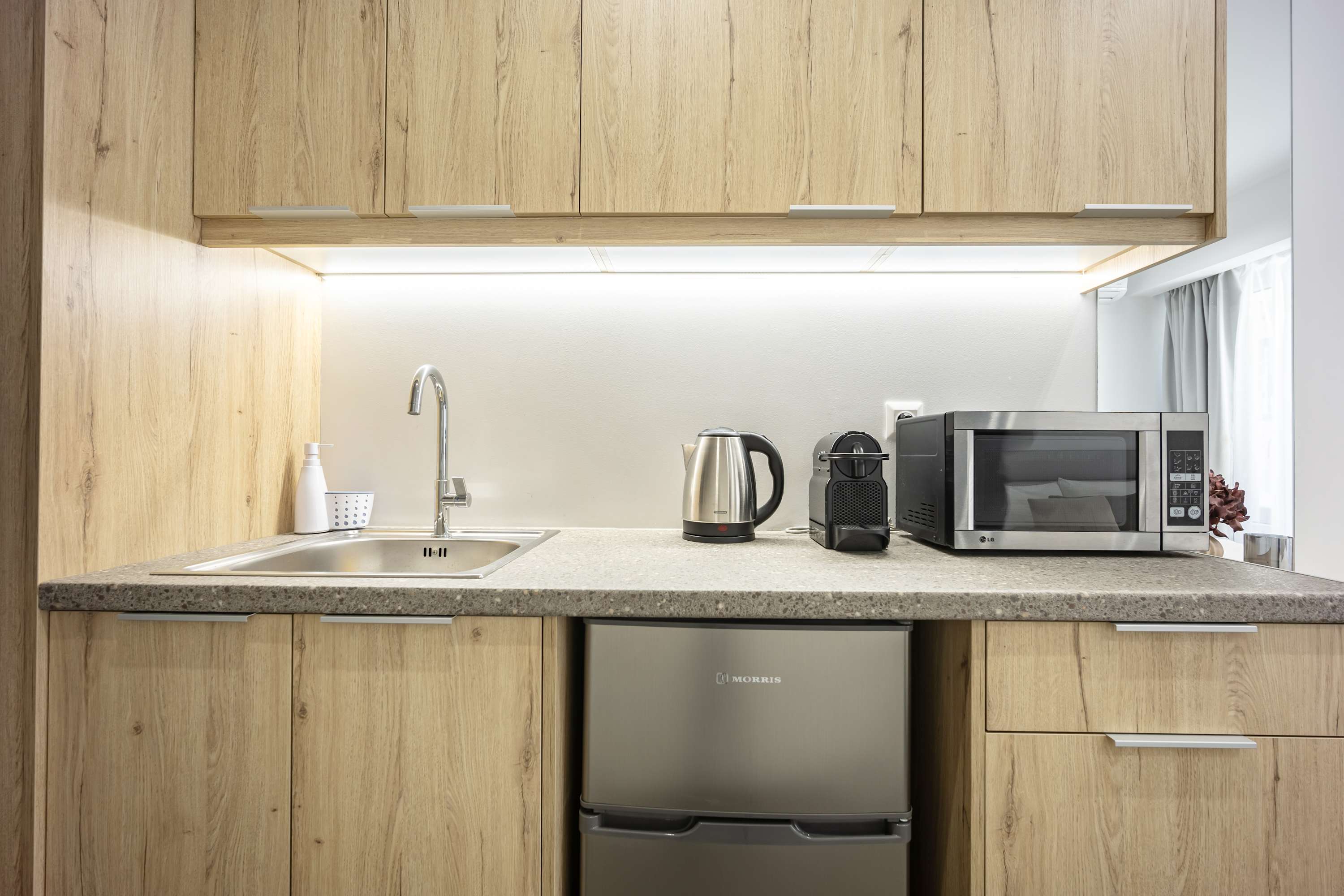 Stylish Studio | Syntagma-Ermou | Worn Entrance