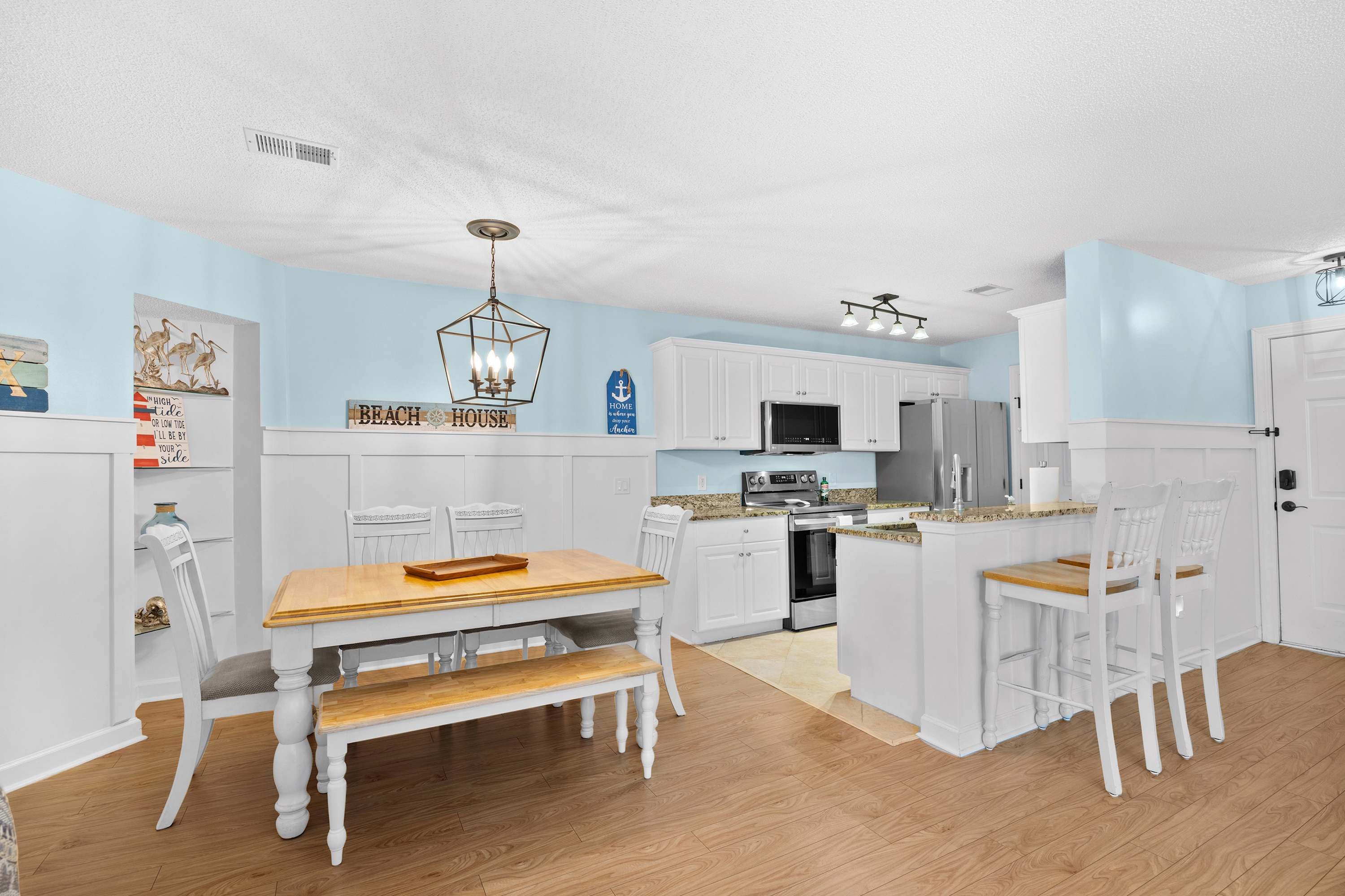 Coastal Comfort with Golf Pool Pickle Ball Tennis Courts | Photo 7