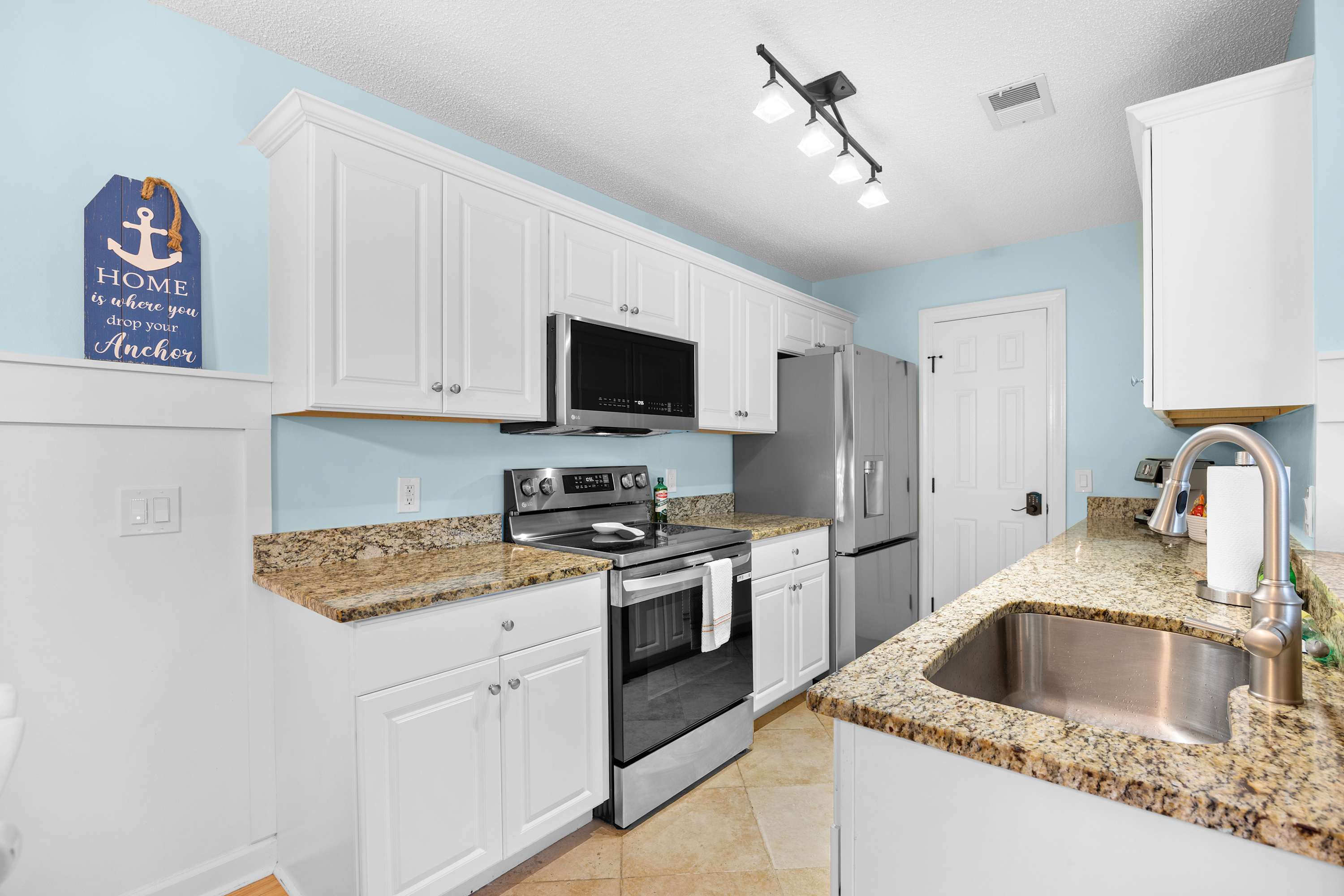 Coastal Comfort with Golf Pool Pickle Ball Tennis Courts | Photo 12