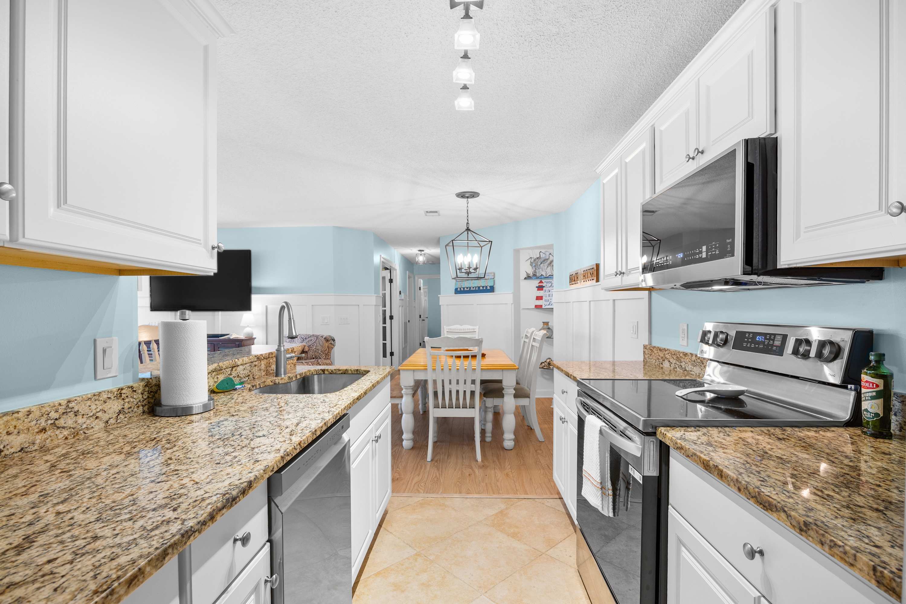 Coastal Comfort with Golf Pool Pickle Ball Tennis Courts | Photo 14