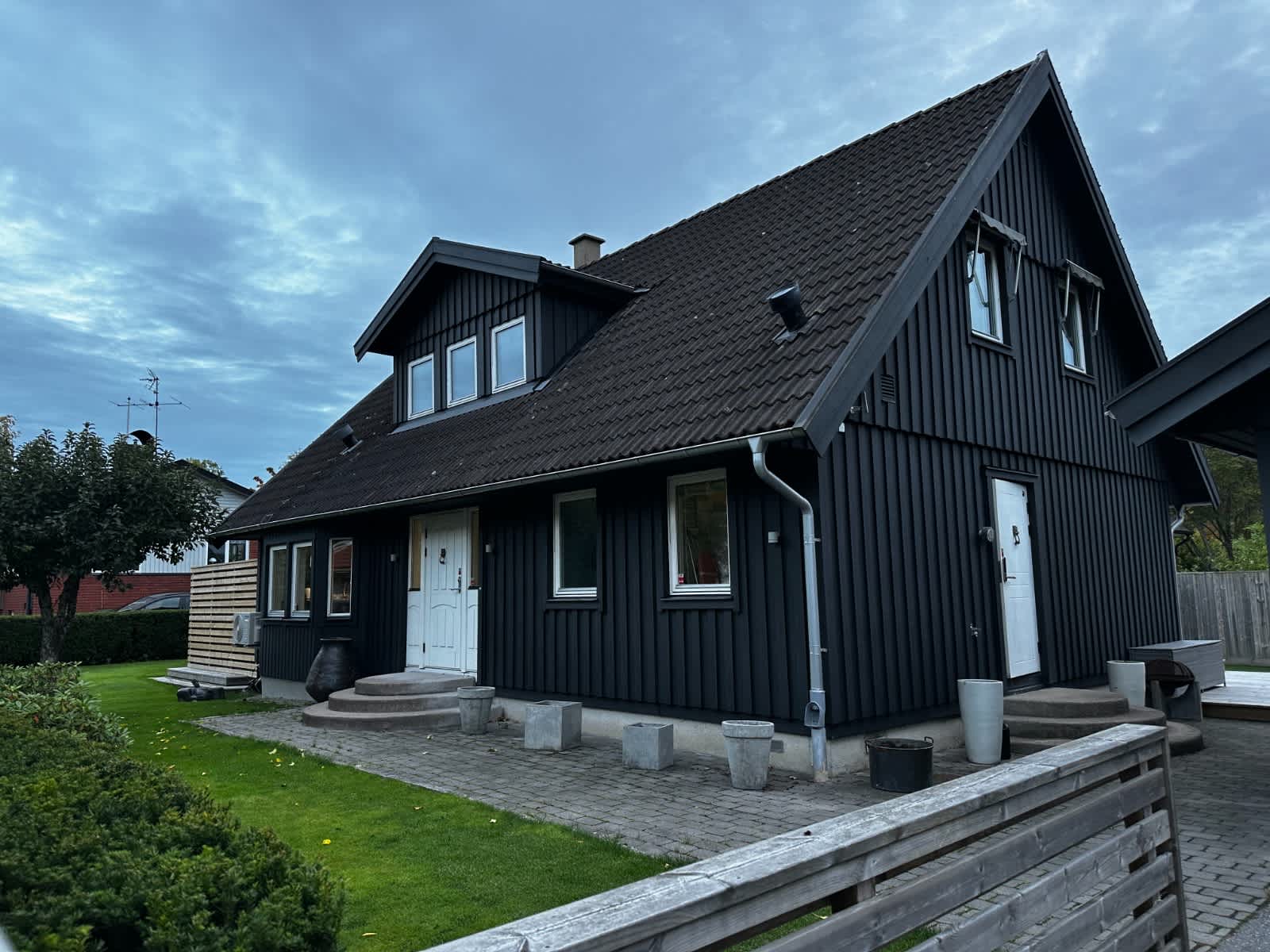 Luxury Villa with Hot Tub & Sauna, Near Downtown Stockholm - Photo 26