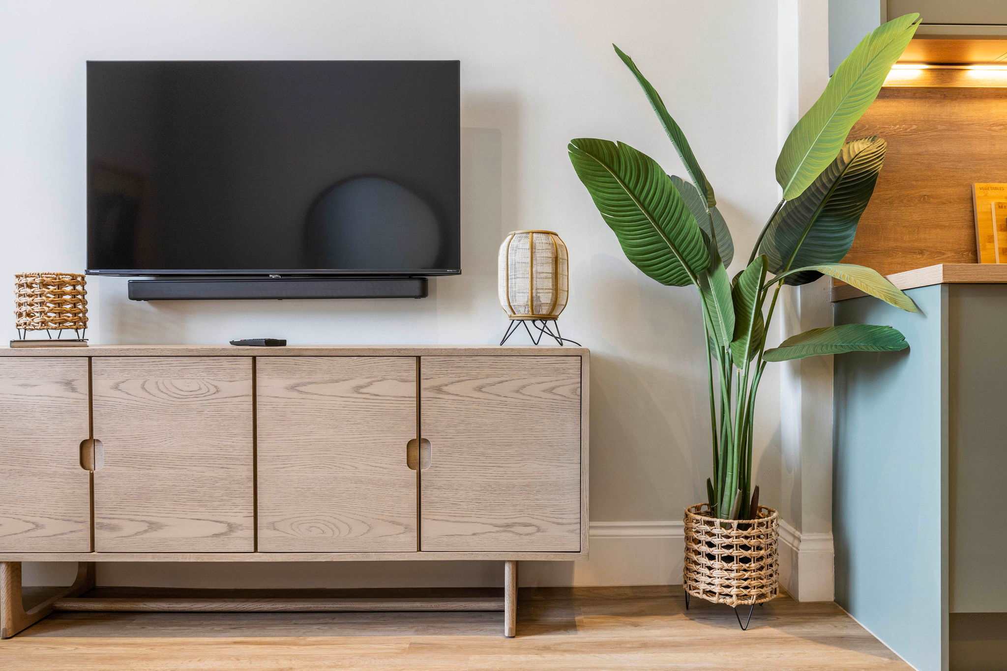 Warm & Spacious City Centre Stay | Sleeps 8 in Bath Street 92 G2 2EJ - Property image 2 - VivreStays