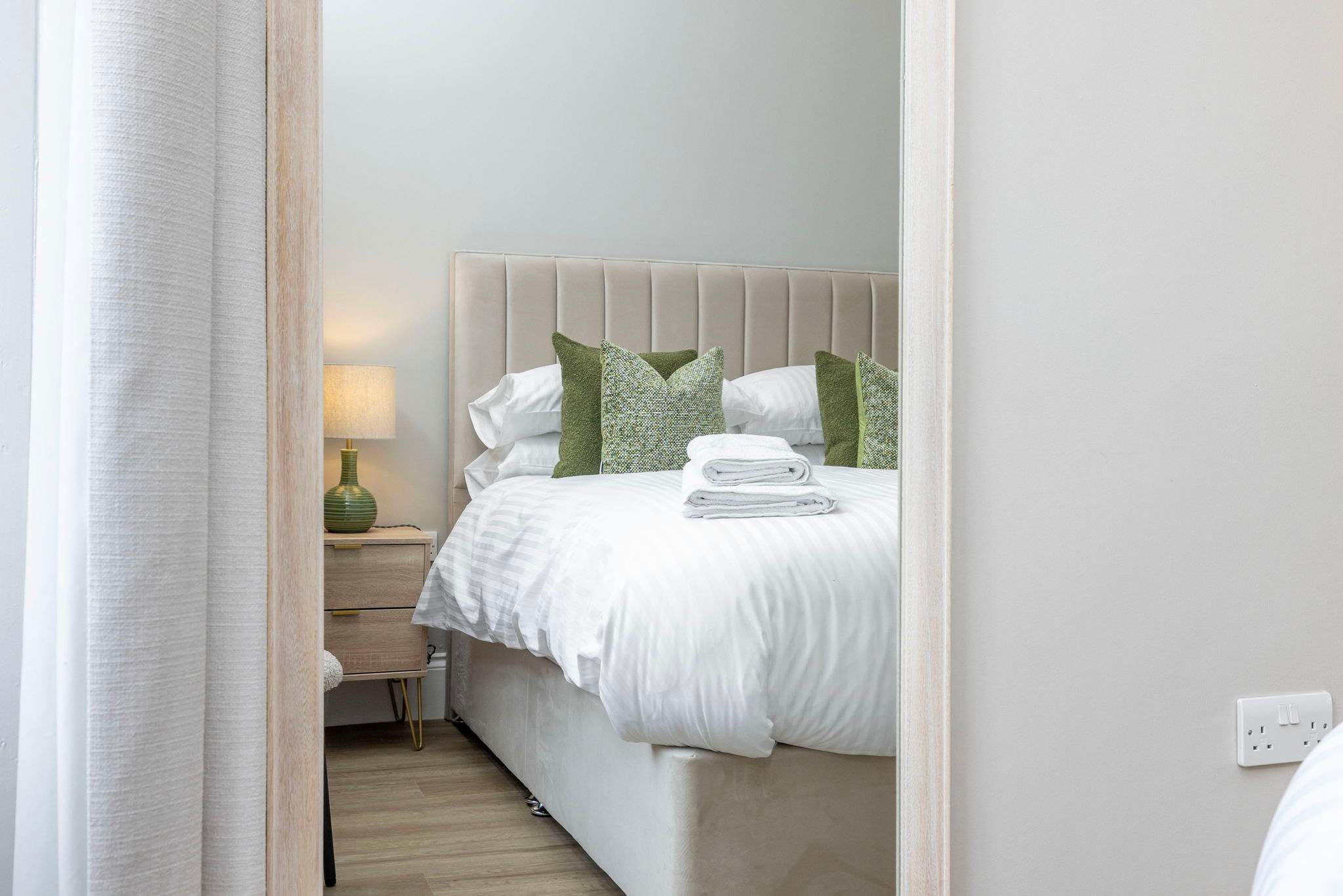 Warm & Spacious City Centre Stay | Sleeps 8 in Bath Street 92 G2 2EJ - Property image 11 - VivreStays