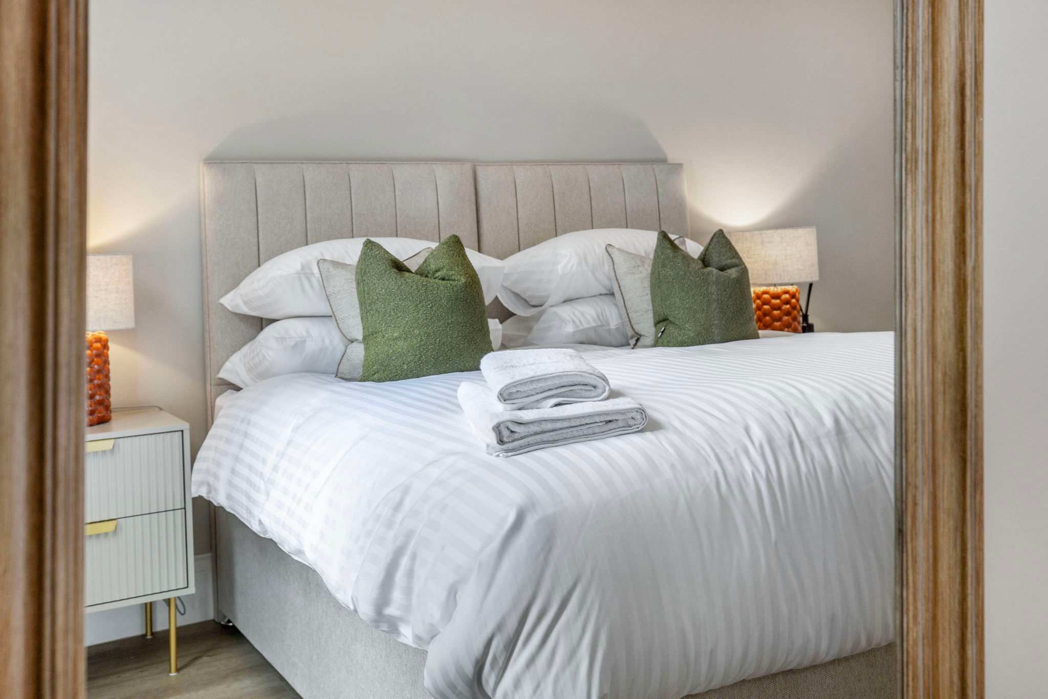 Warm & Spacious City Centre Stay | Sleeps 8 in Bath Street 92 G2 2EJ - Property image 13 - VivreStays