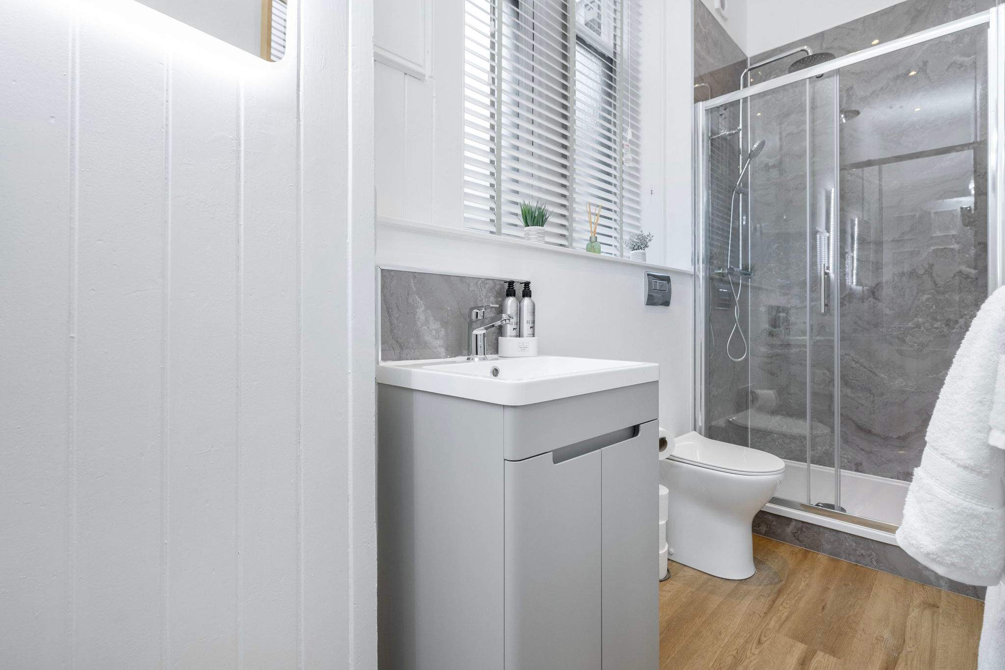Warm & Spacious City Centre Stay | Sleeps 8 in Bath Street 92 G2 2EJ - Property image 20 - VivreStays