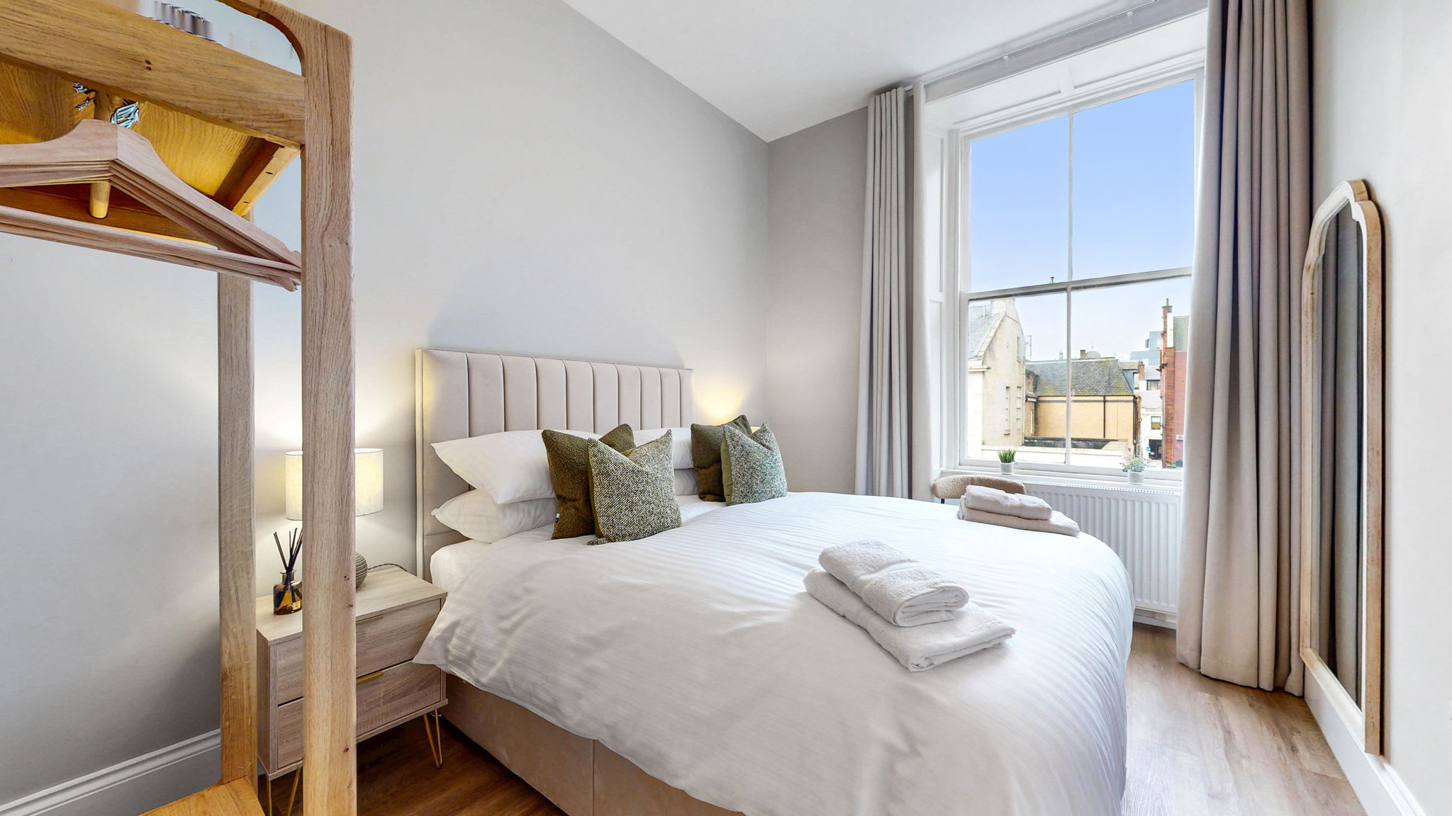 Warm & Spacious City Centre Stay | Sleeps 8 in Bath Street 92 G2 2EJ - Property image 24 - VivreStays