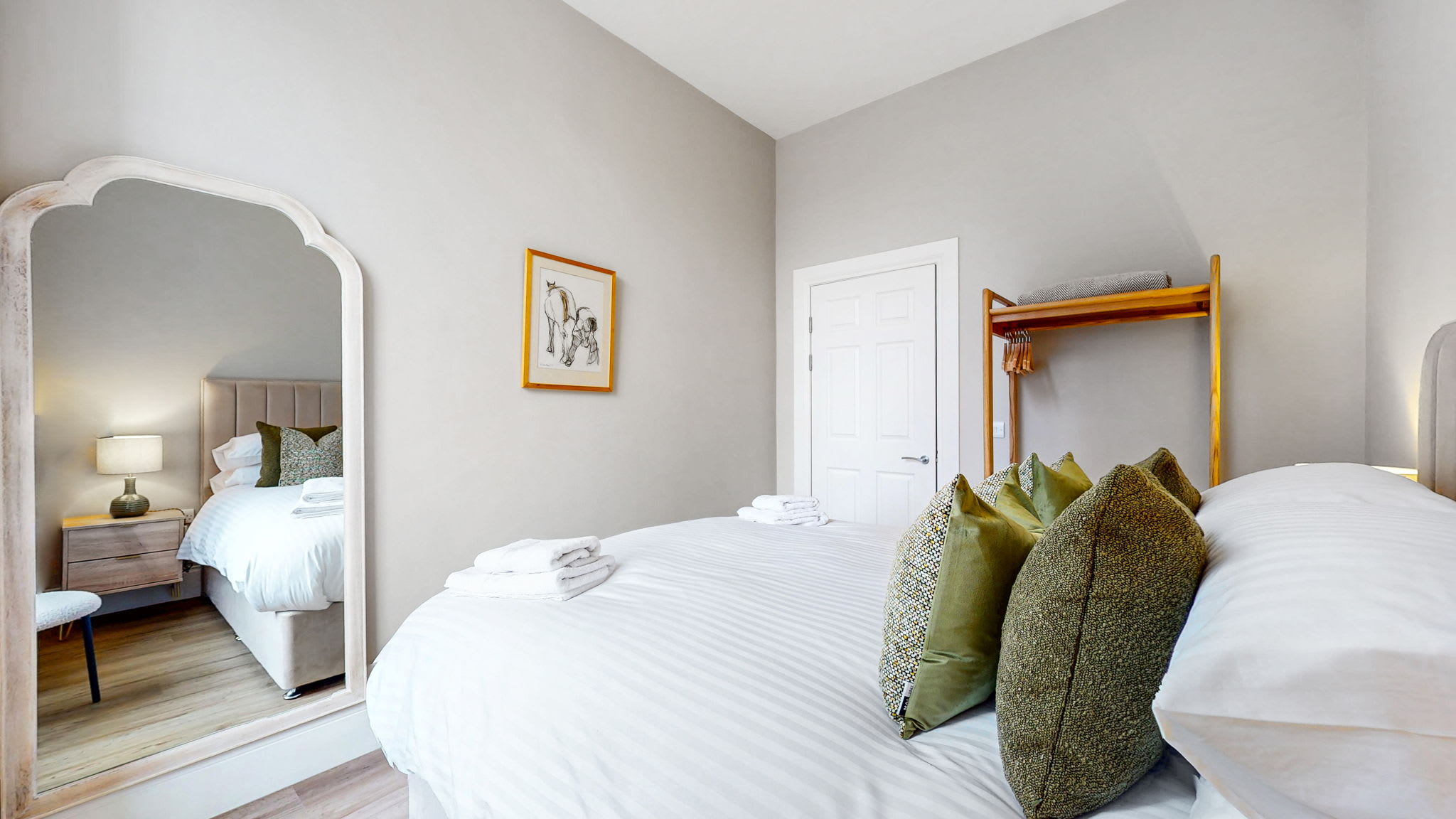 Warm & Spacious City Centre Stay | Sleeps 8 in Bath Street 92 G2 2EJ - Property image 27 - VivreStays
