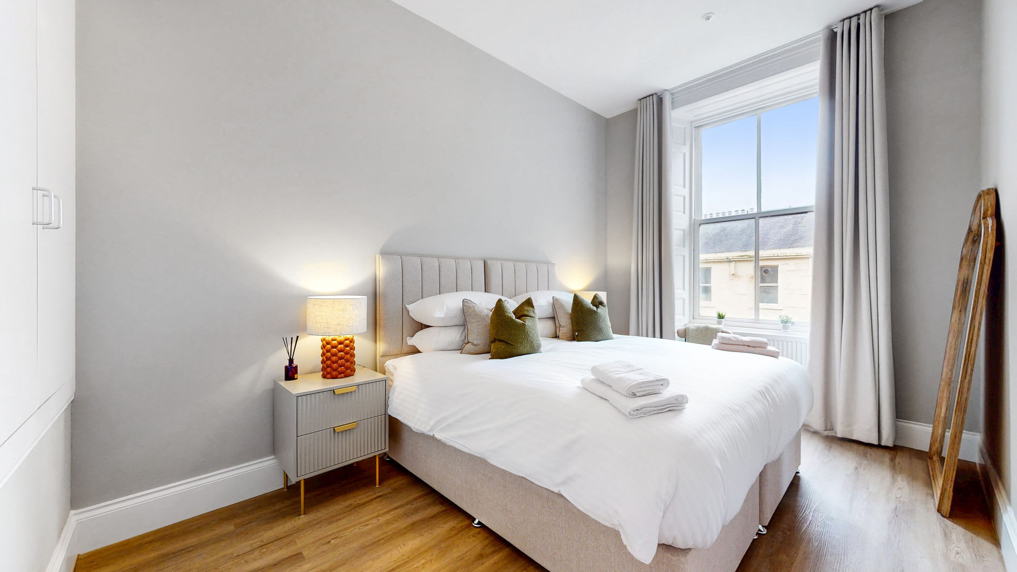 Warm & Spacious City Centre Stay | Sleeps 8 in Bath Street 92 G2 2EJ - Property image 26 - VivreStays
