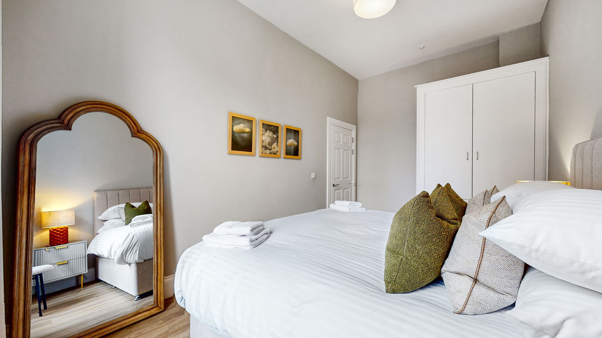 Warm & Spacious City Centre Stay | Sleeps 8 in Bath Street 92 G2 2EJ - Property image 29 - VivreStays
