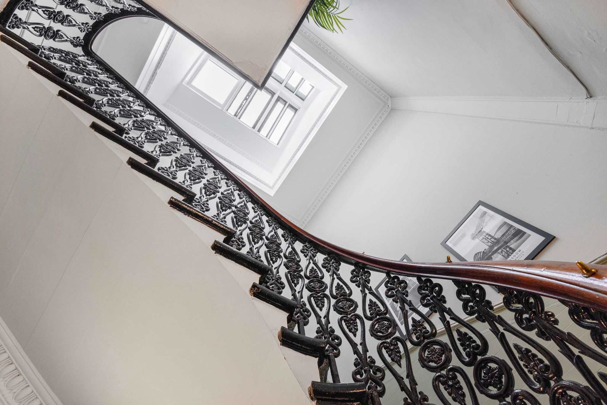 Warm & Spacious City Centre Stay | Sleeps 8 in Bath Street 92 G2 2EJ - Property image 39 - VivreStays