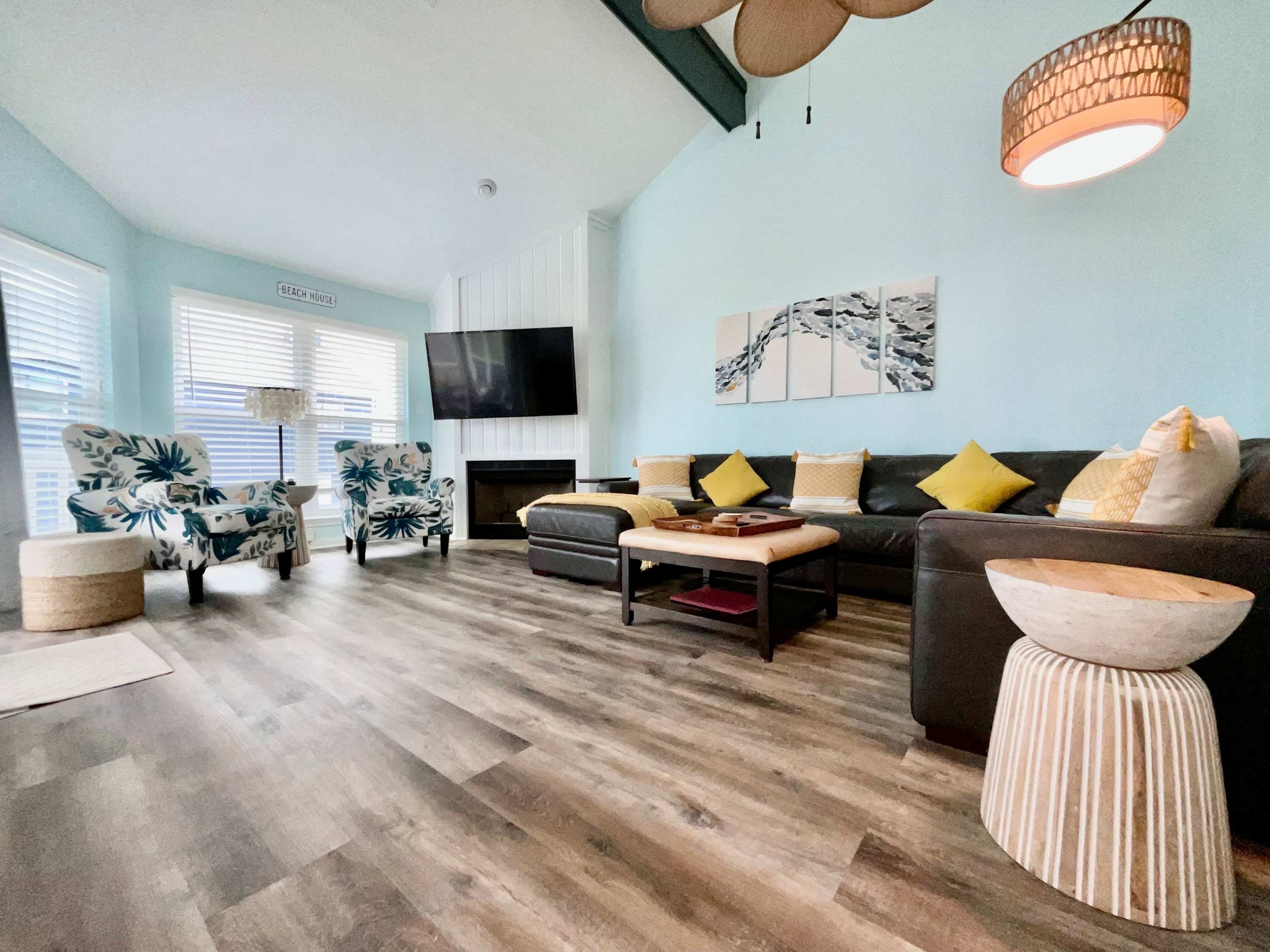 oversized living room with beach views, comfy oversized couch along with awesome beach views