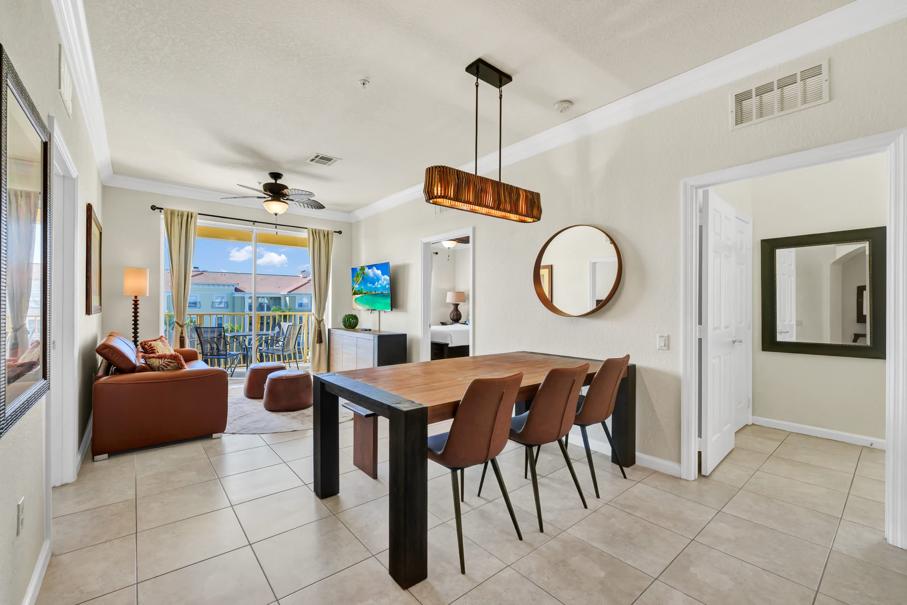 Top Floor VistaCay Near Convention &Universal Epic — Orlando, FL — vacation rental