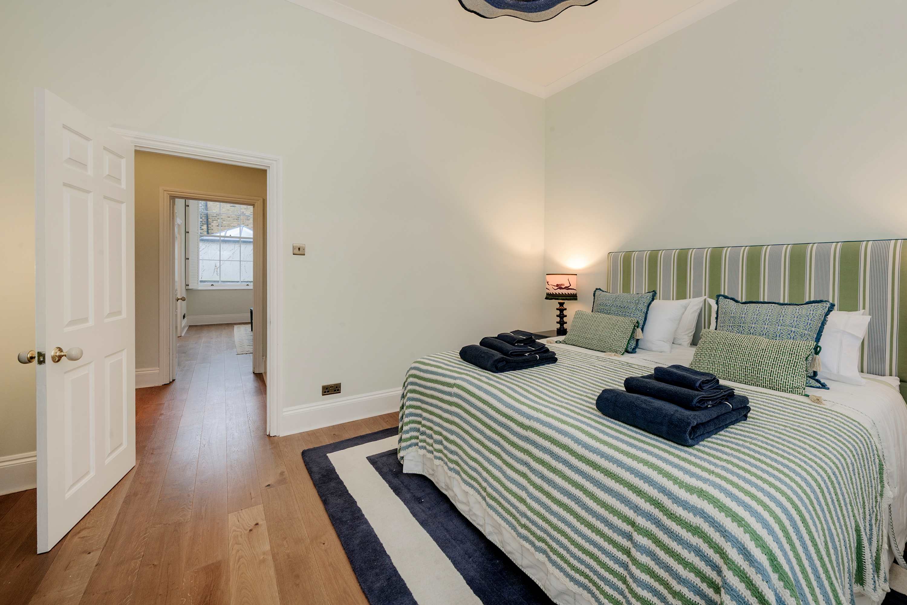 Modern 2-bedroom flat - Angel in Gerrard Road 41B N1 8AX - Property image 16 - VivreStays