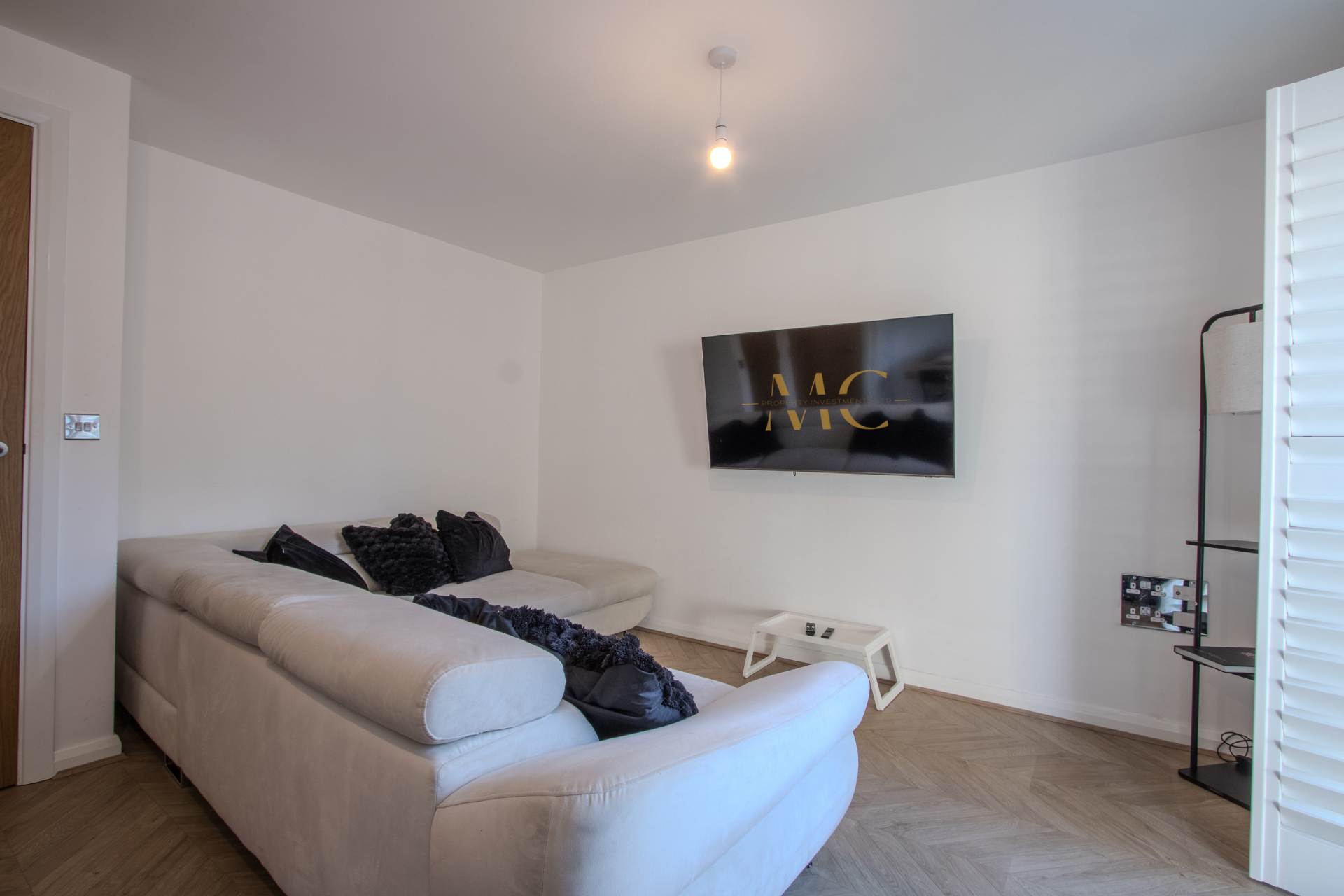 Modern 2-Bed House In Swinton - Private Parking - Foto 17