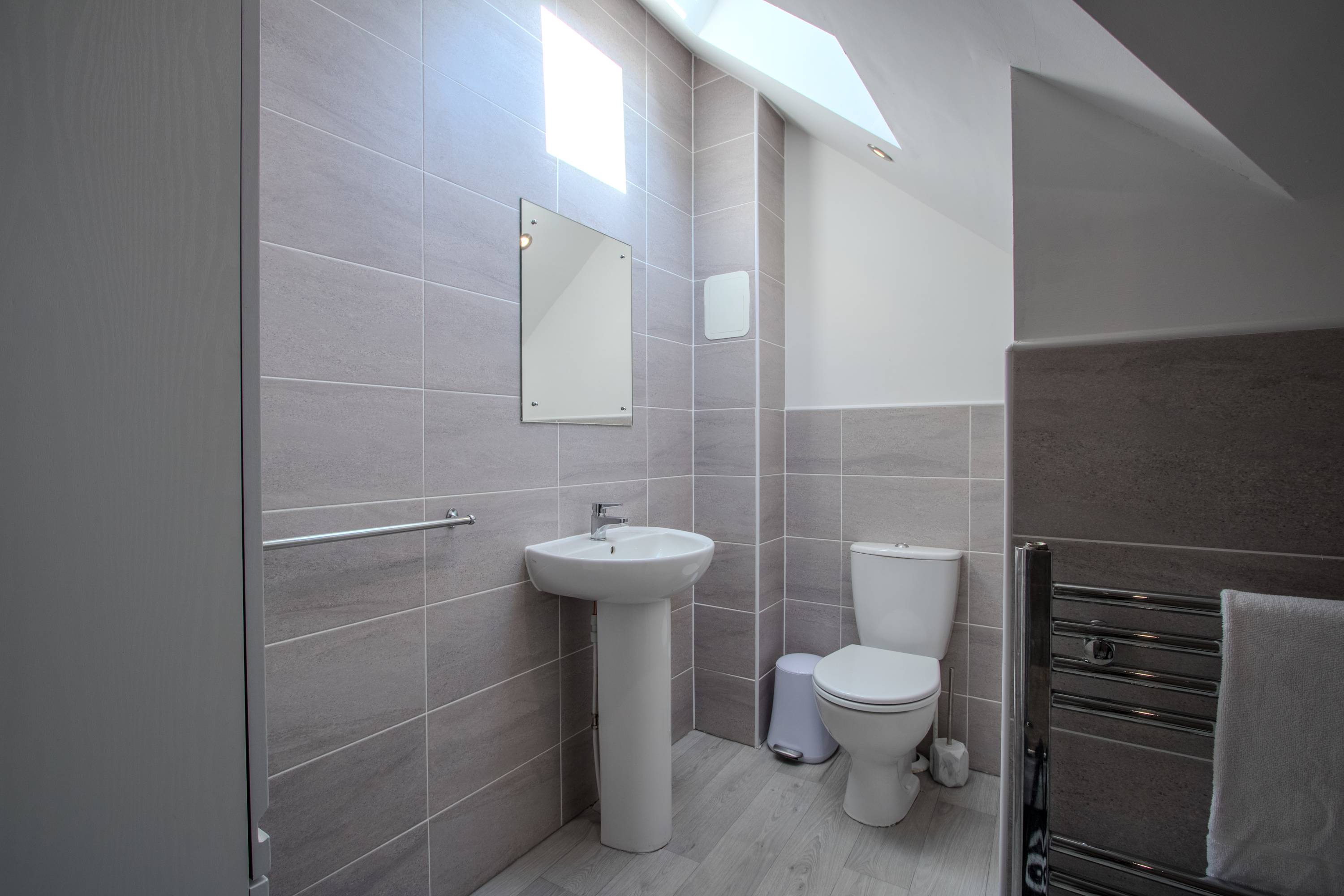 Modern 2-Bed House In Swinton - Private Parking - Foto 10