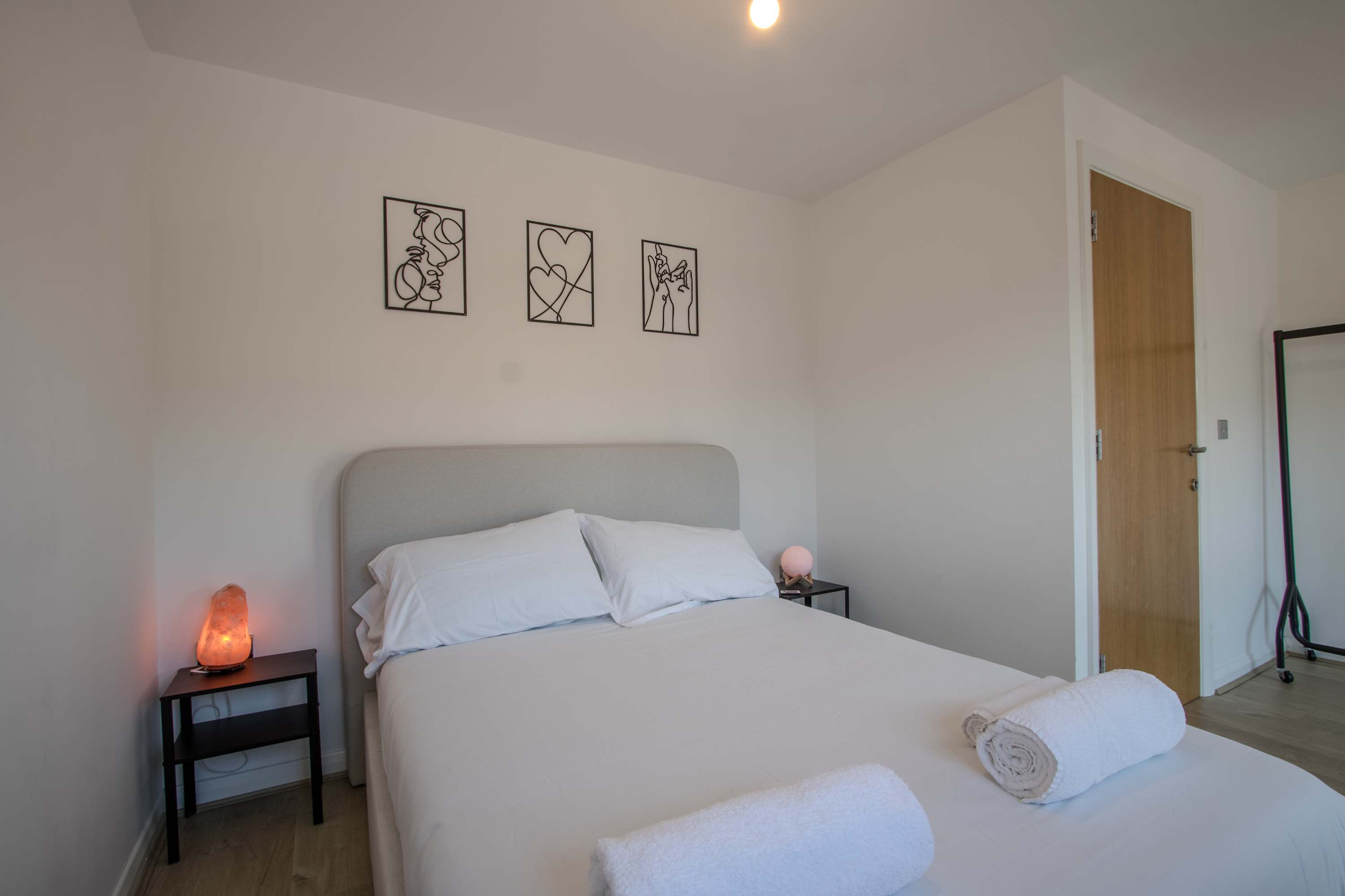 Modern 2-Bed House In Swinton - Private Parking - Foto 12