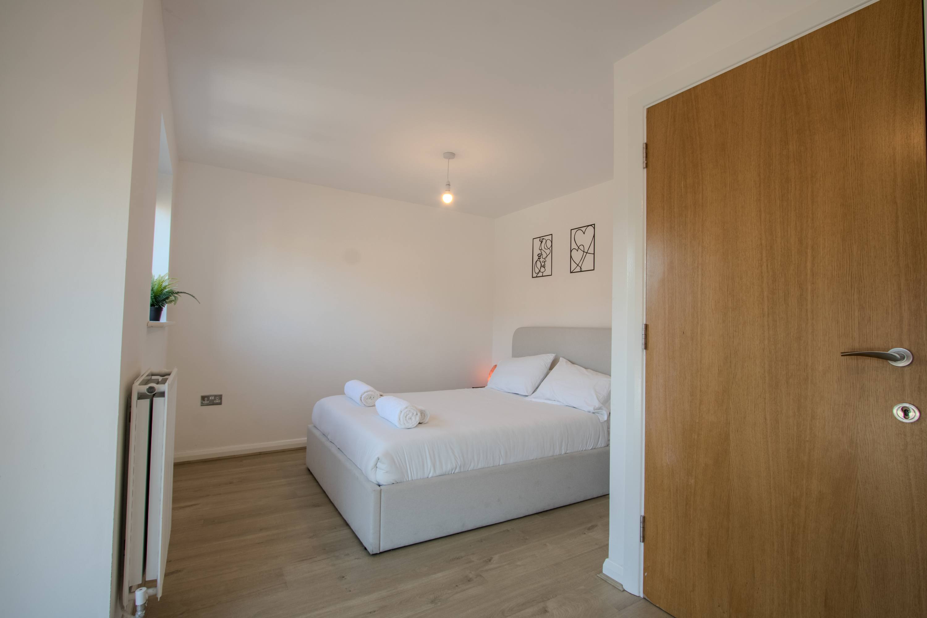 Modern 2-Bed House In Swinton - Private Parking - Foto 11