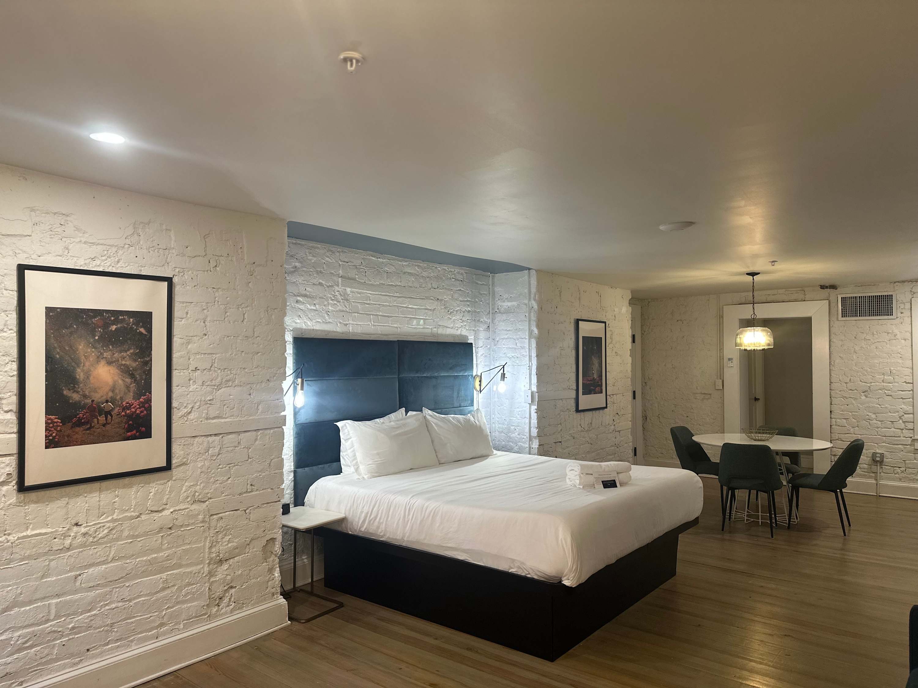 Stunning Suite with Kitchenette 1st Floor — Savannah, GA — vacation rental