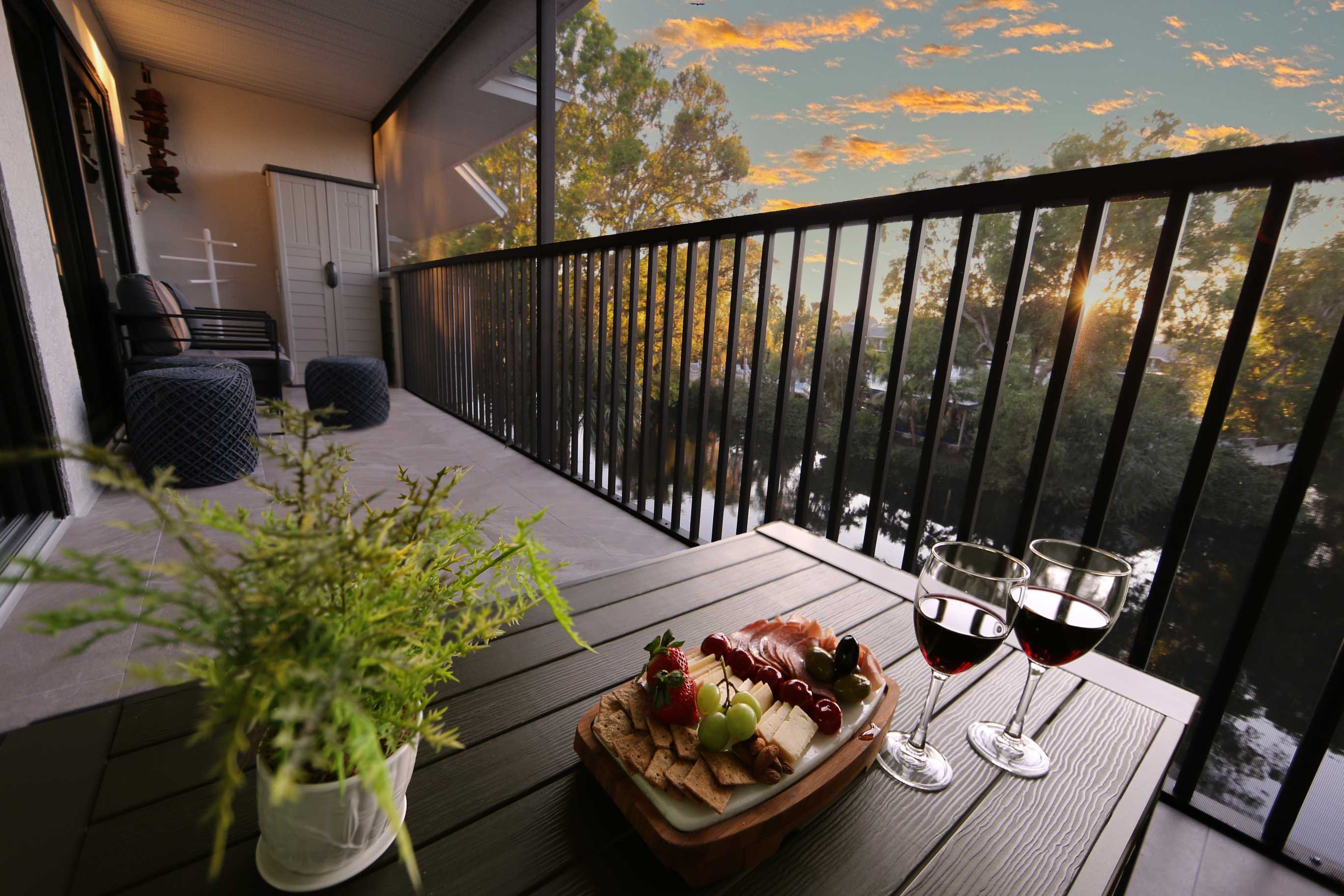 H 346 Third Floor Sunset Views From The Lanai 3