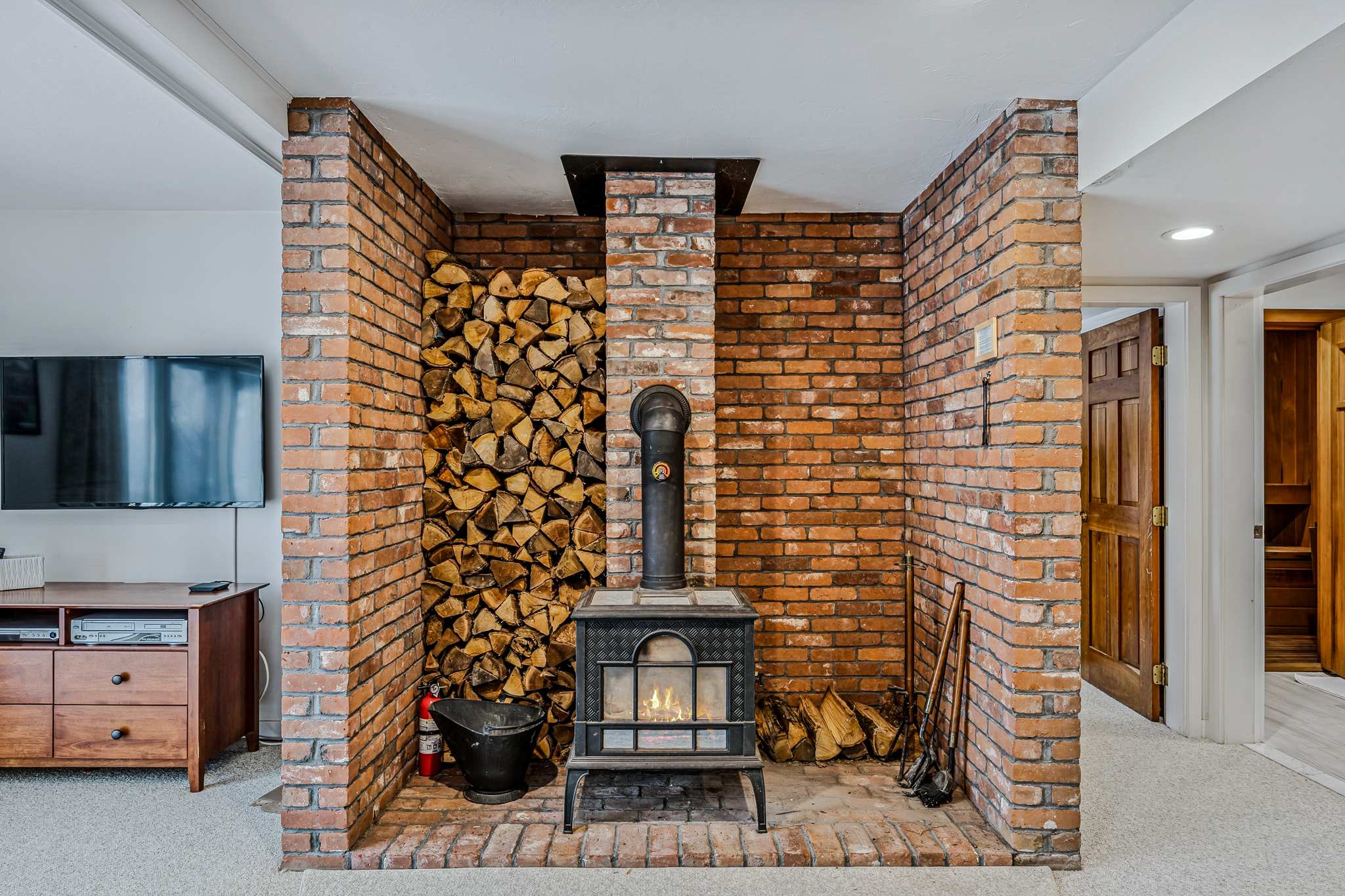 Golf Course, Fireplace, Pool Table - The Oasis*