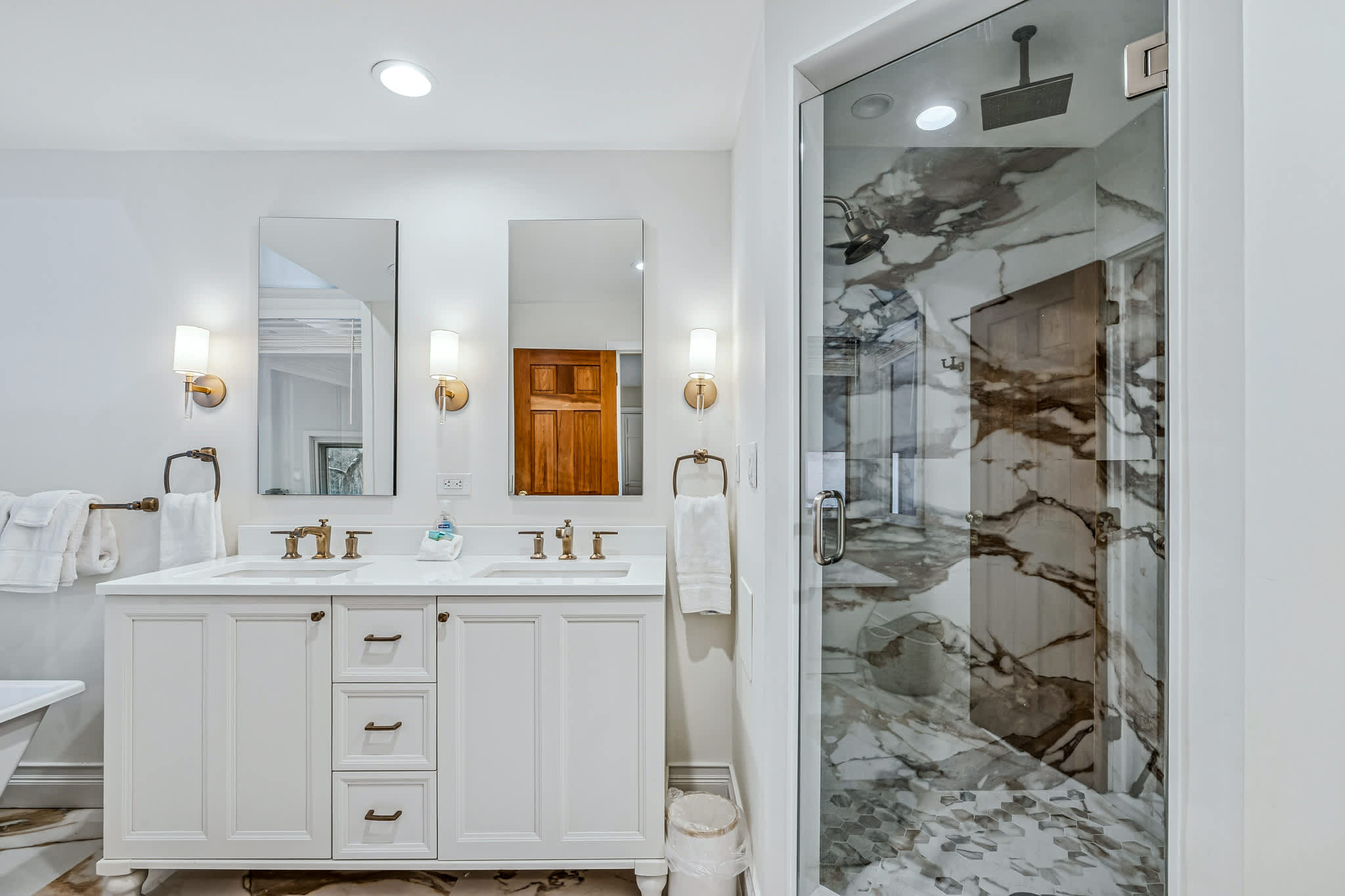 Golf Course, Fireplace, Pool Table - The Oasis*