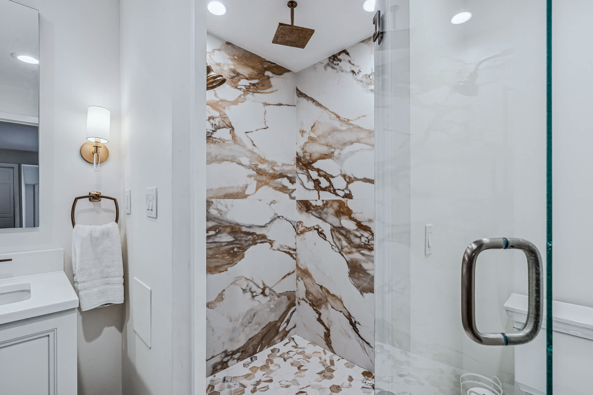 Golf Course, Fireplace, Pool Table - The Oasis*