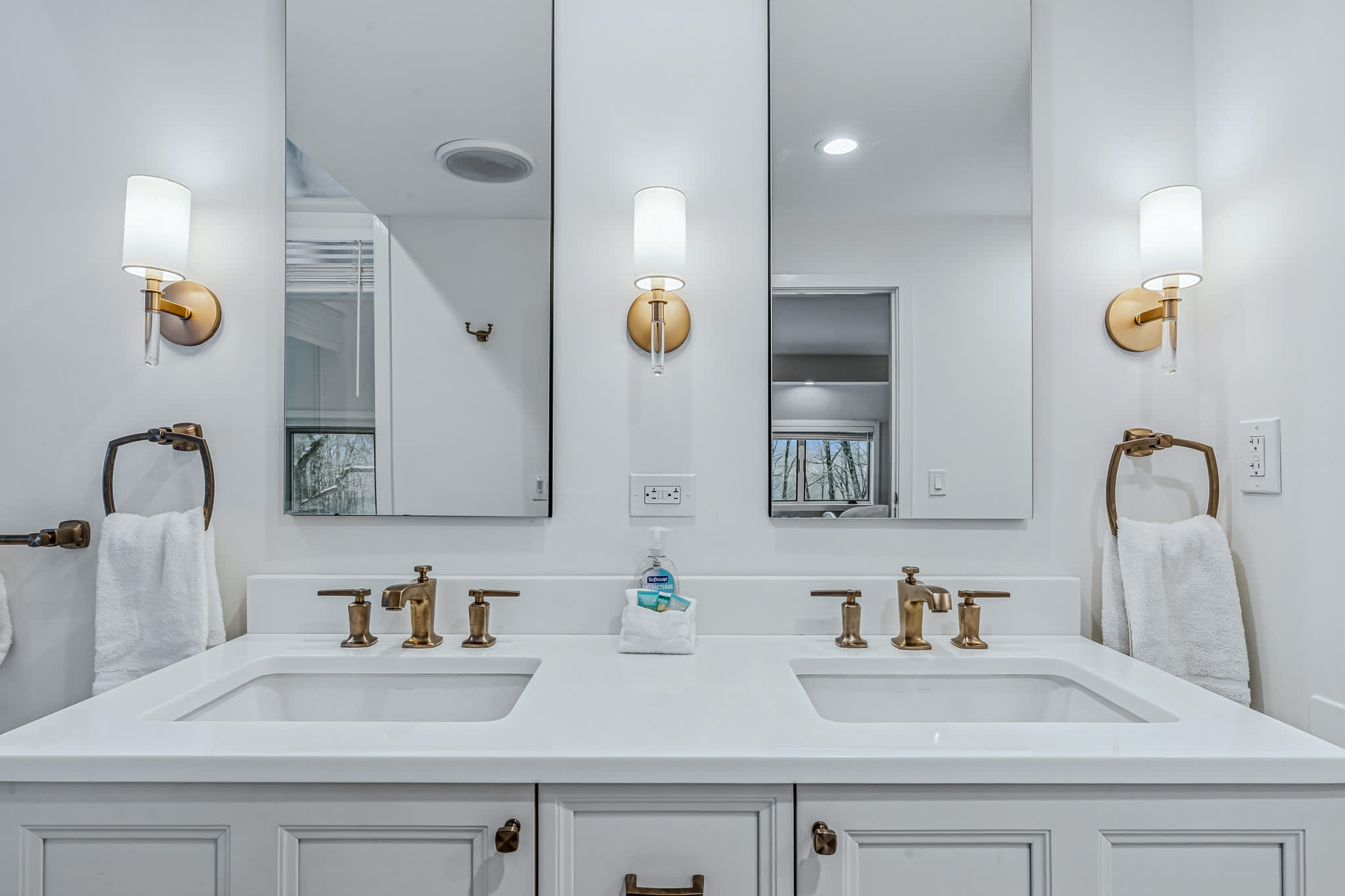 Golf Course, Fireplace, Pool Table - The Oasis*