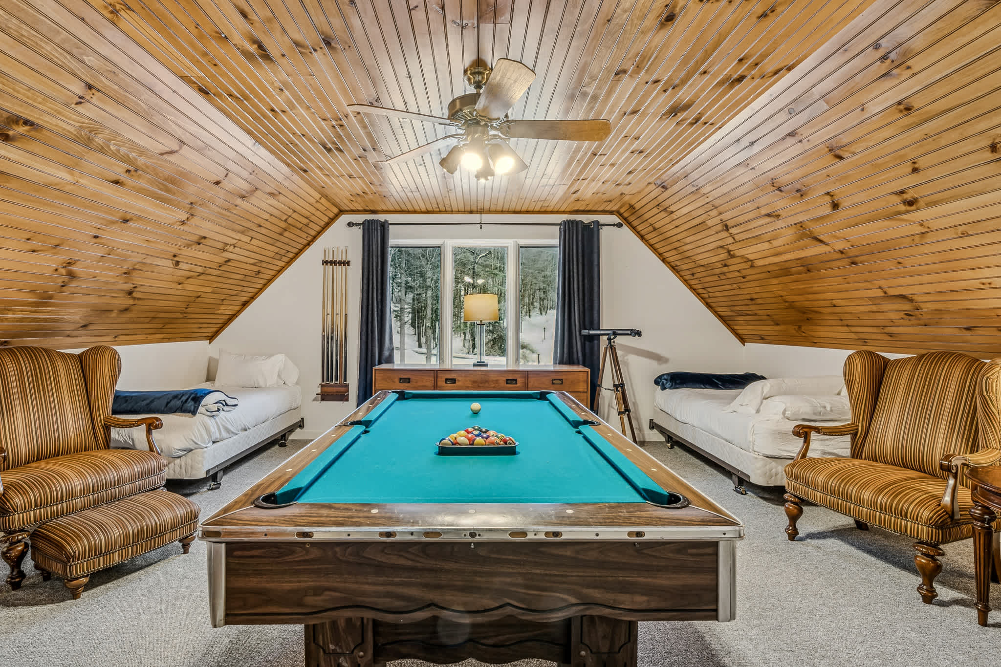 Golf Course, Fireplace, Pool Table - The Oasis*