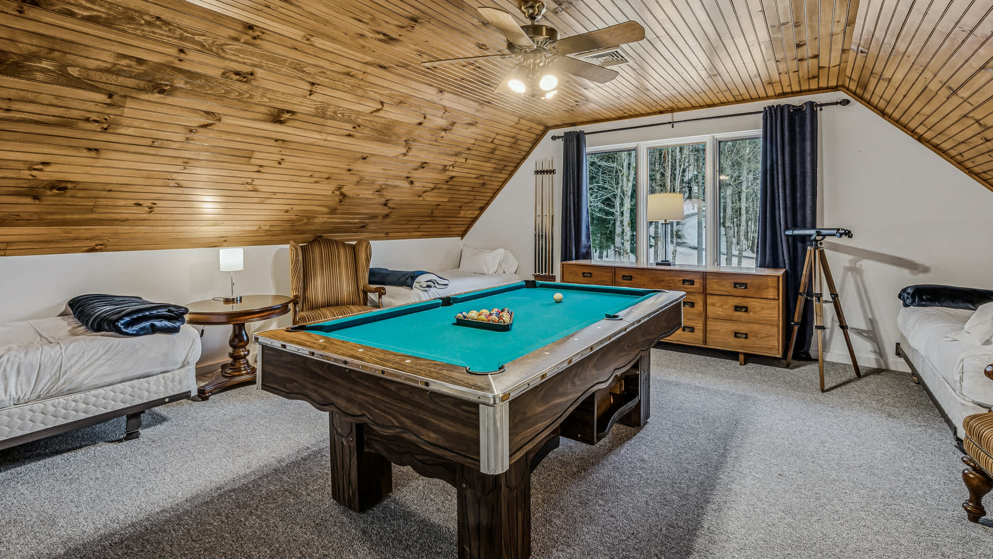 Golf Course, Fireplace, Pool Table - The Oasis*