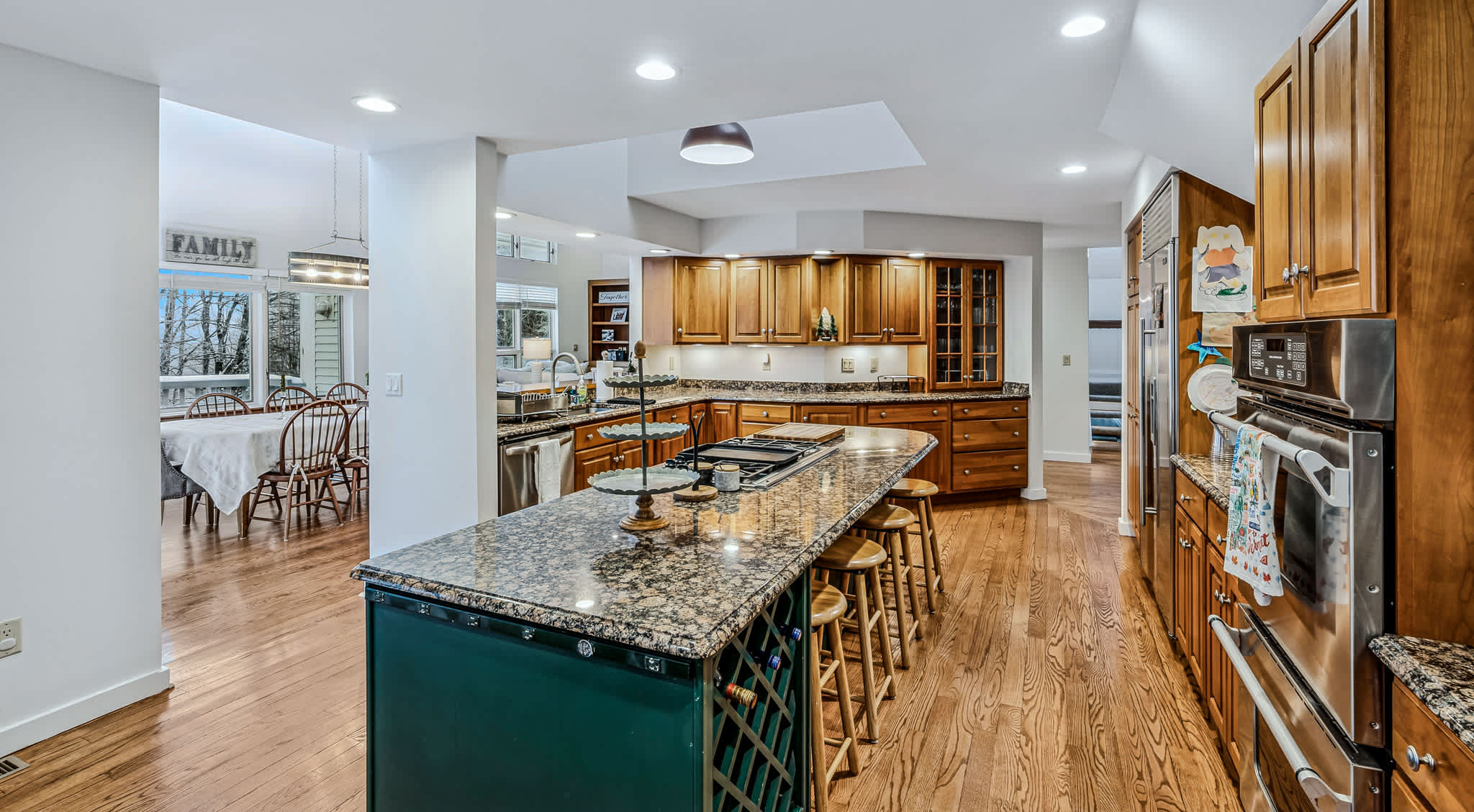 Golf Course, Fireplace, Pool Table - The Oasis*