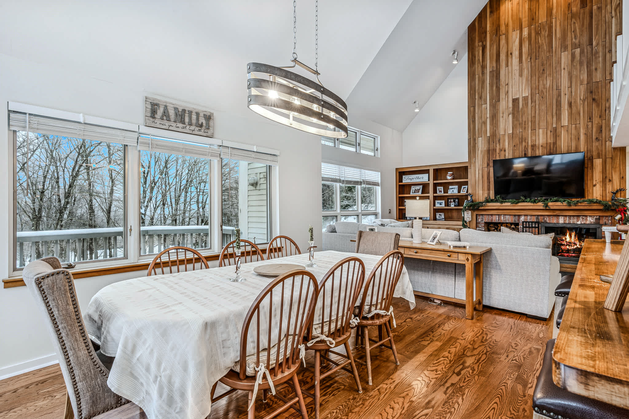 Golf Course, Fireplace, Pool Table - The Oasis*