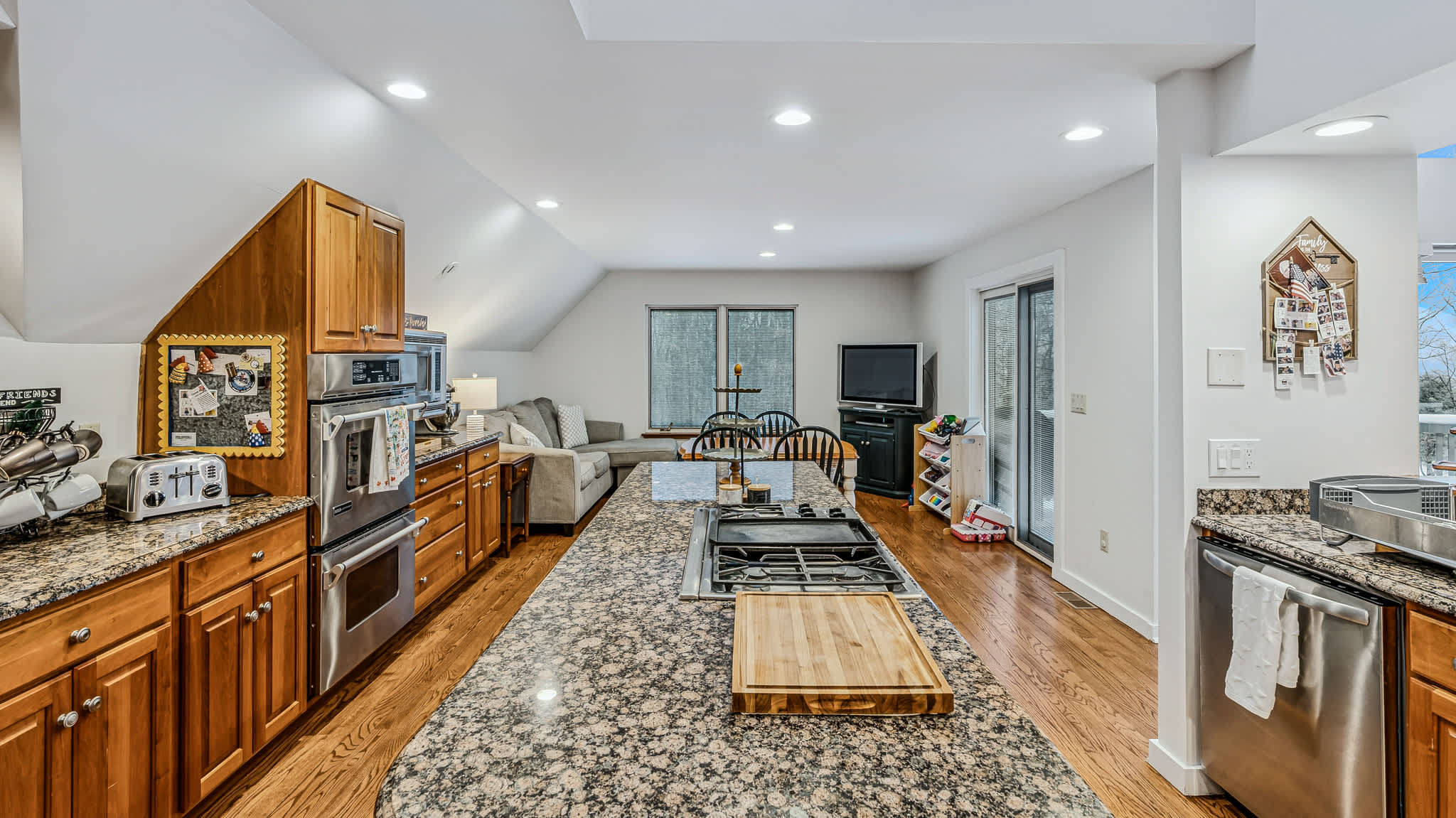 Golf Course, Fireplace, Pool Table - The Oasis*