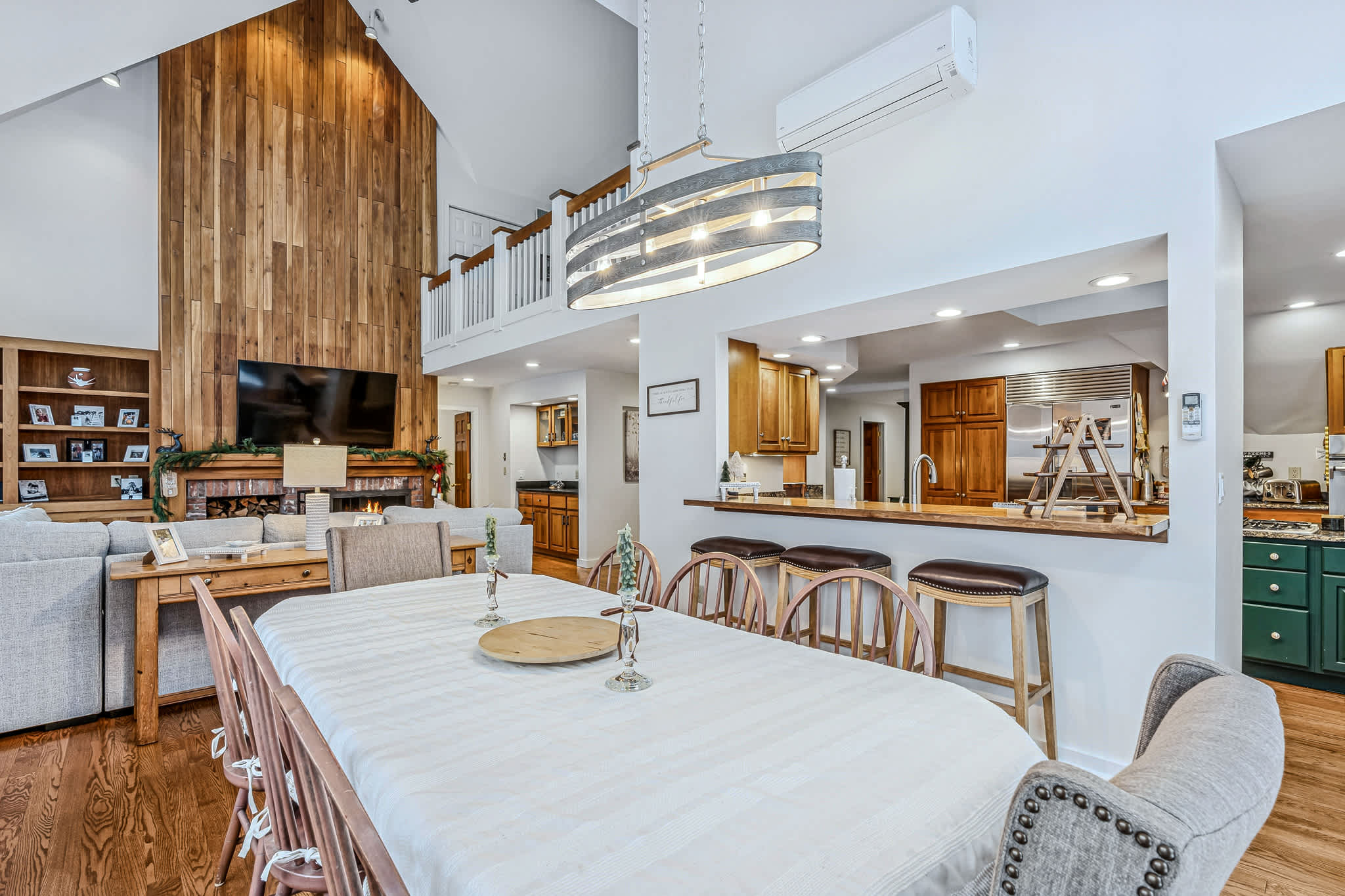 Golf Course, Fireplace, Pool Table - The Oasis*