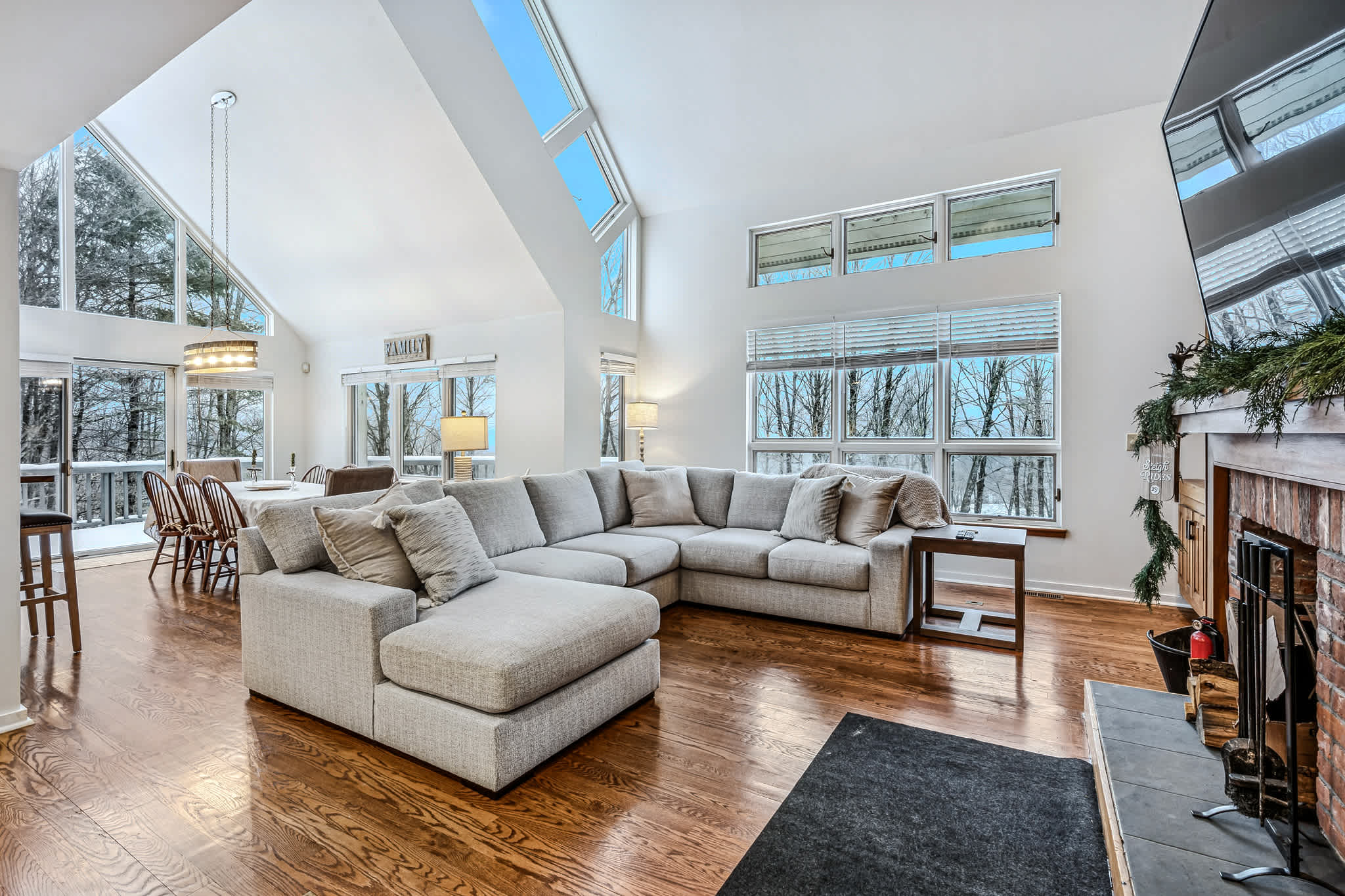 Golf Course, Fireplace, Pool Table - The Oasis*