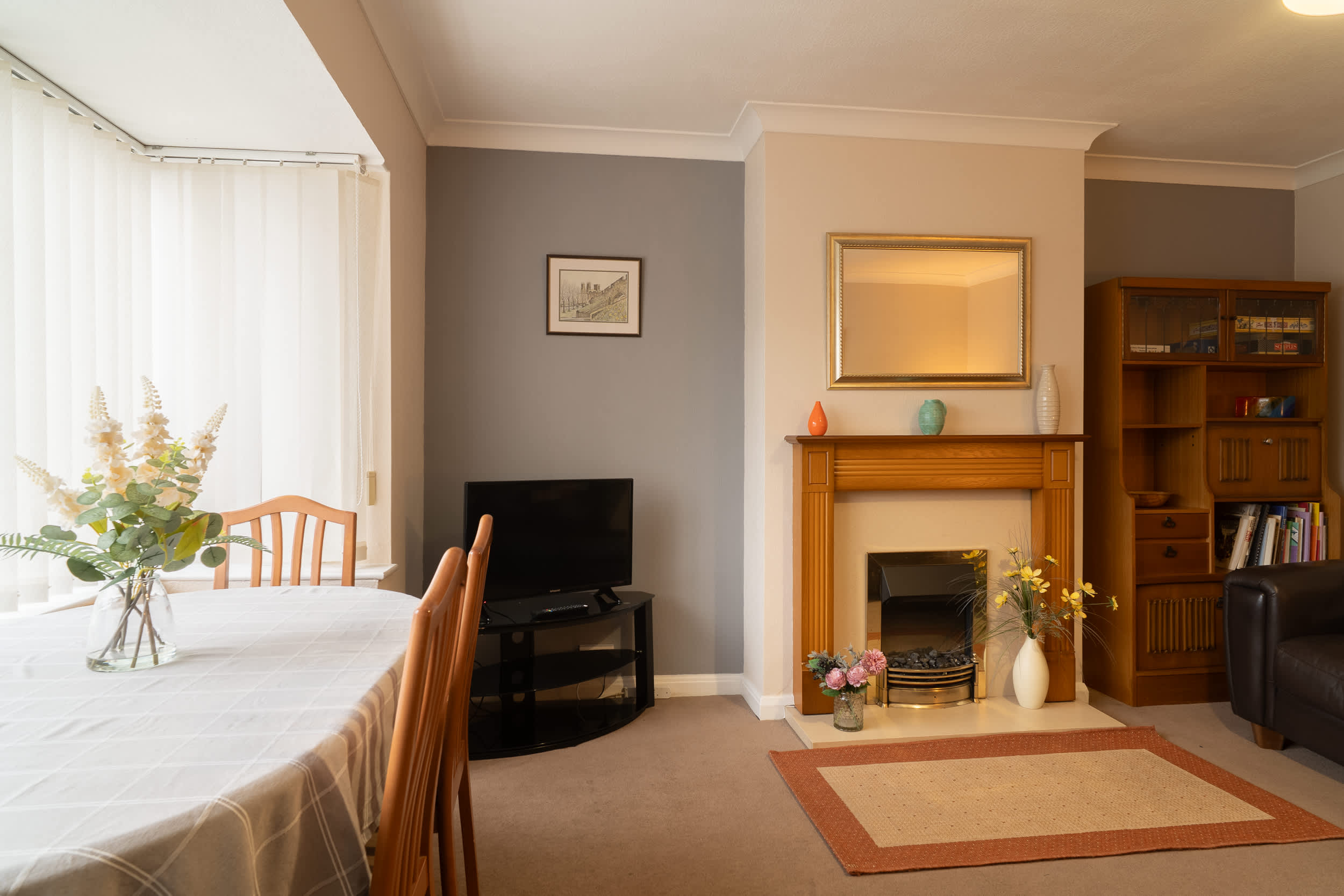 No 48 - 3 Bedroom Heworth in York serviced apartment - York - VivreStays