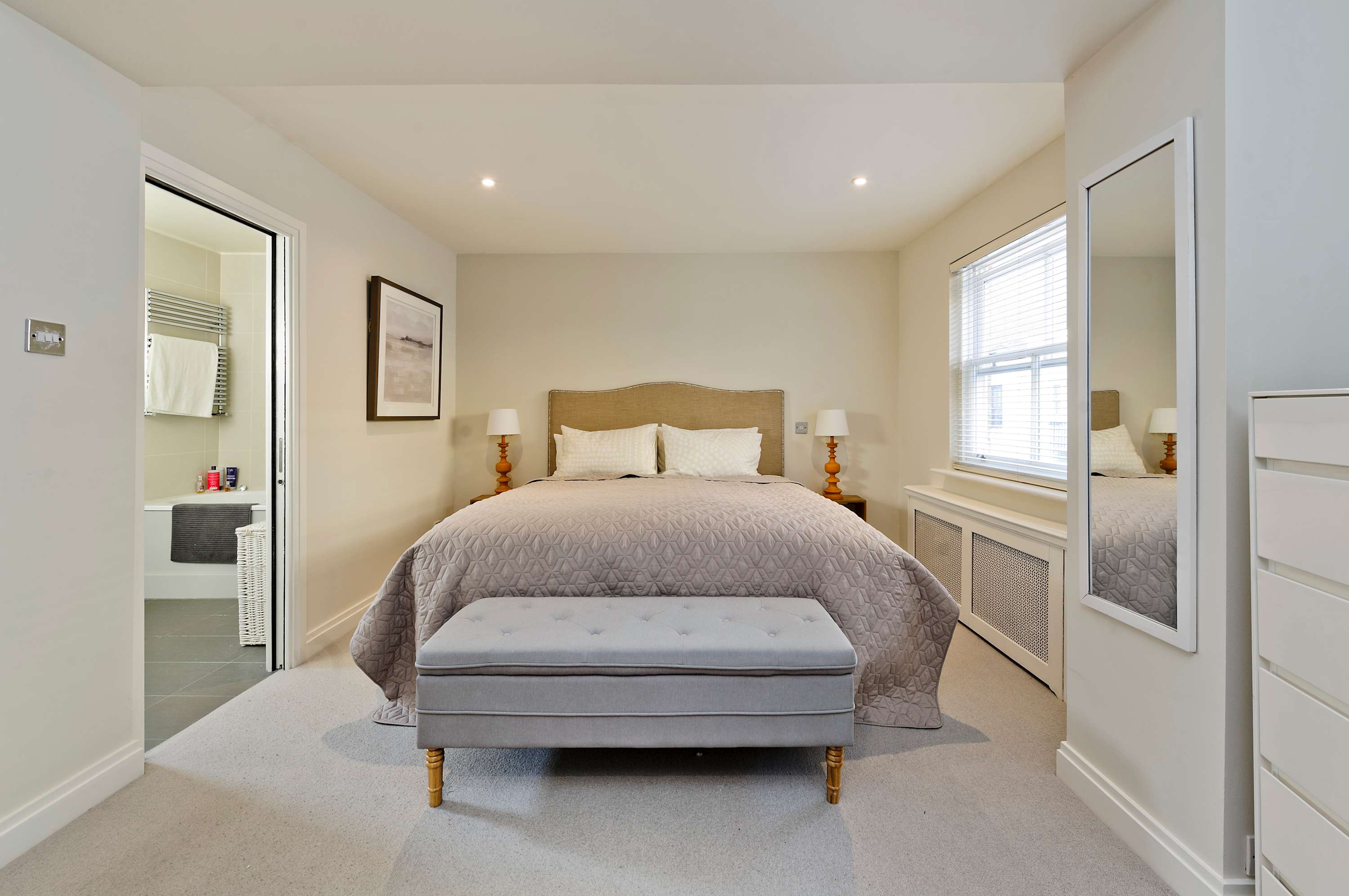 2 Bedroom Mews House, Marble Arch in Frederick Close 1 W2 2HD - Property image 4 - VivreStays