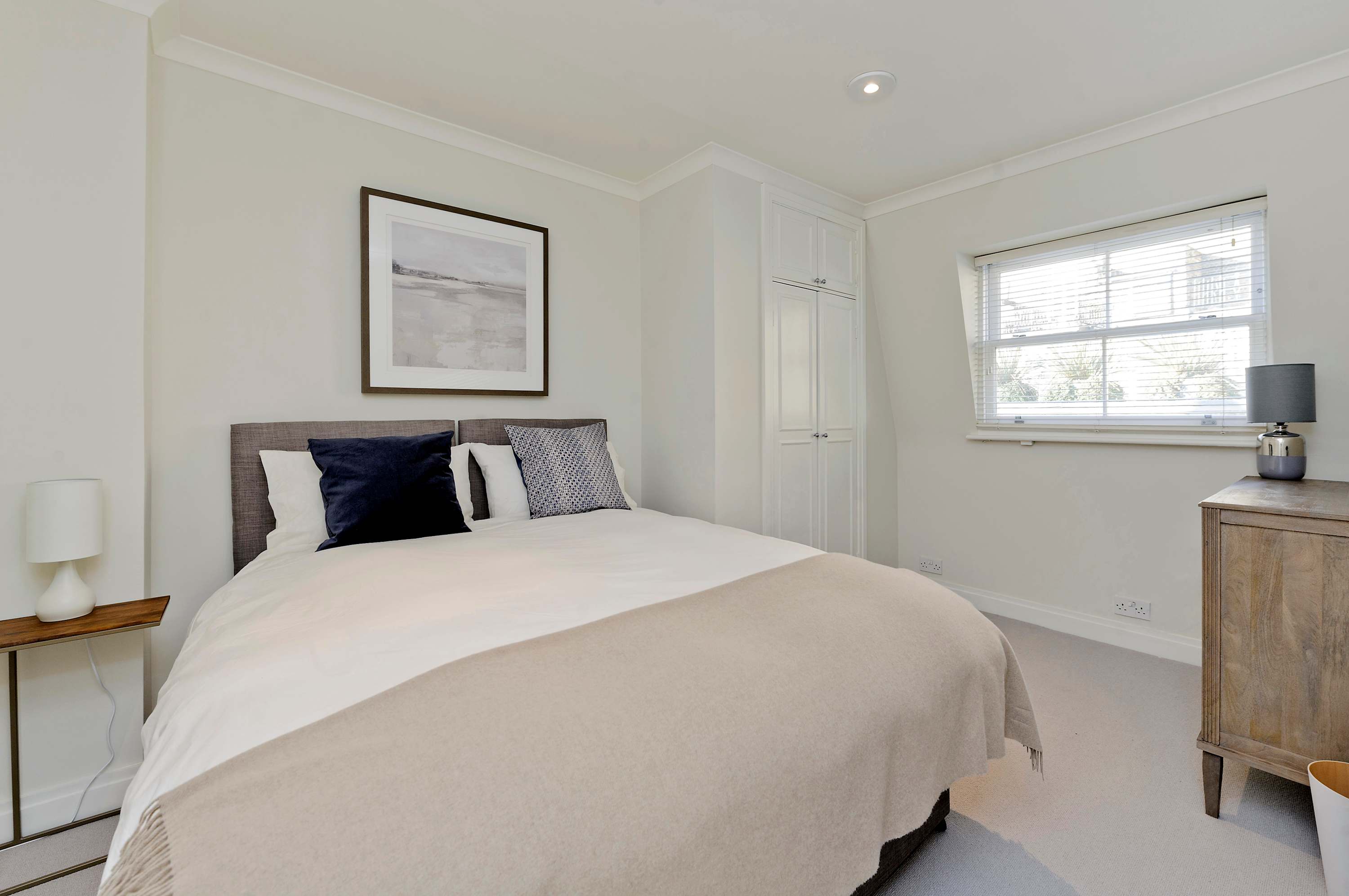 2 Bedroom Mews House, Marble Arch in Frederick Close 1 W2 2HD - Property image 12 - VivreStays