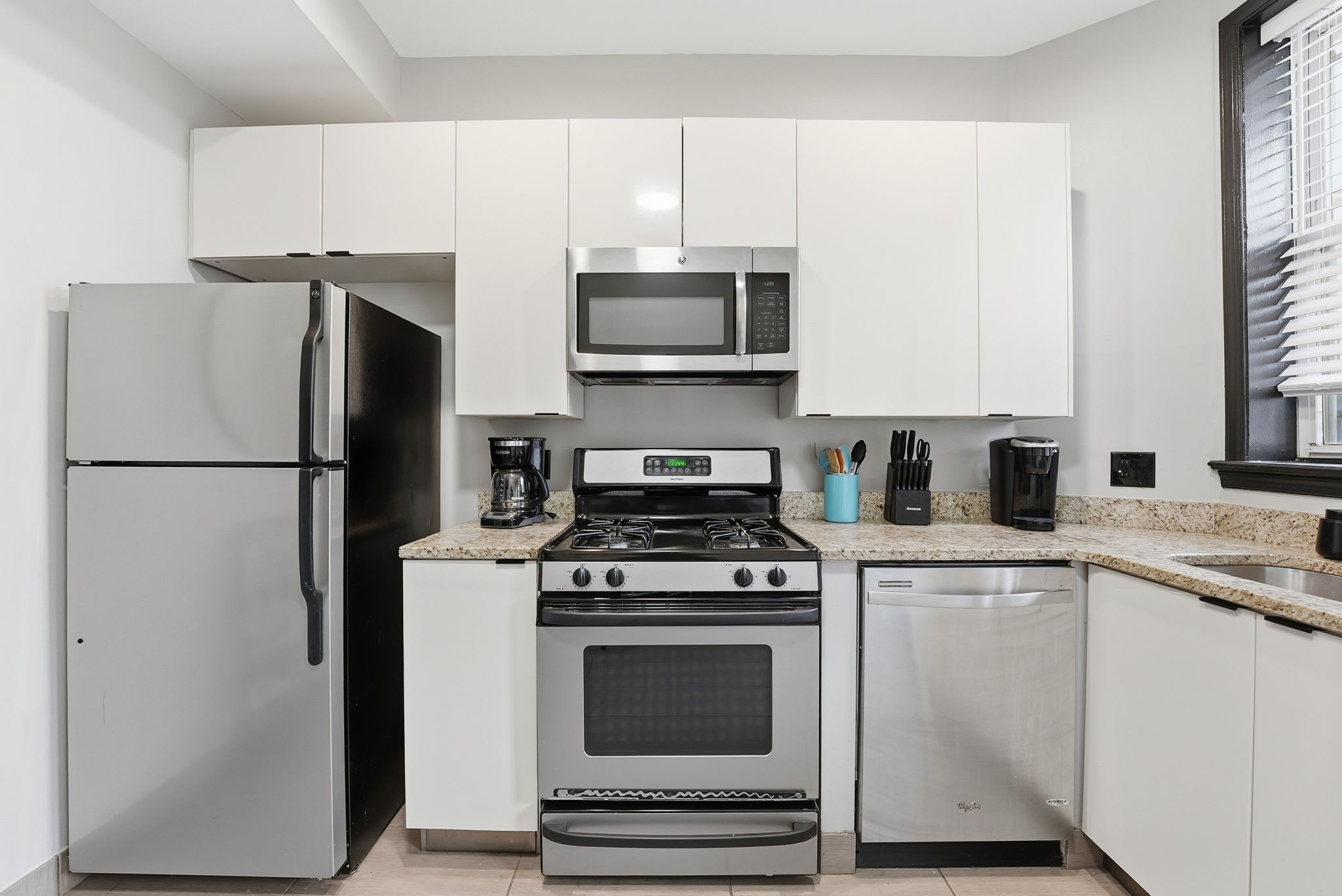 Shaw 1BR + Patio · Monthly · Metro + Parking