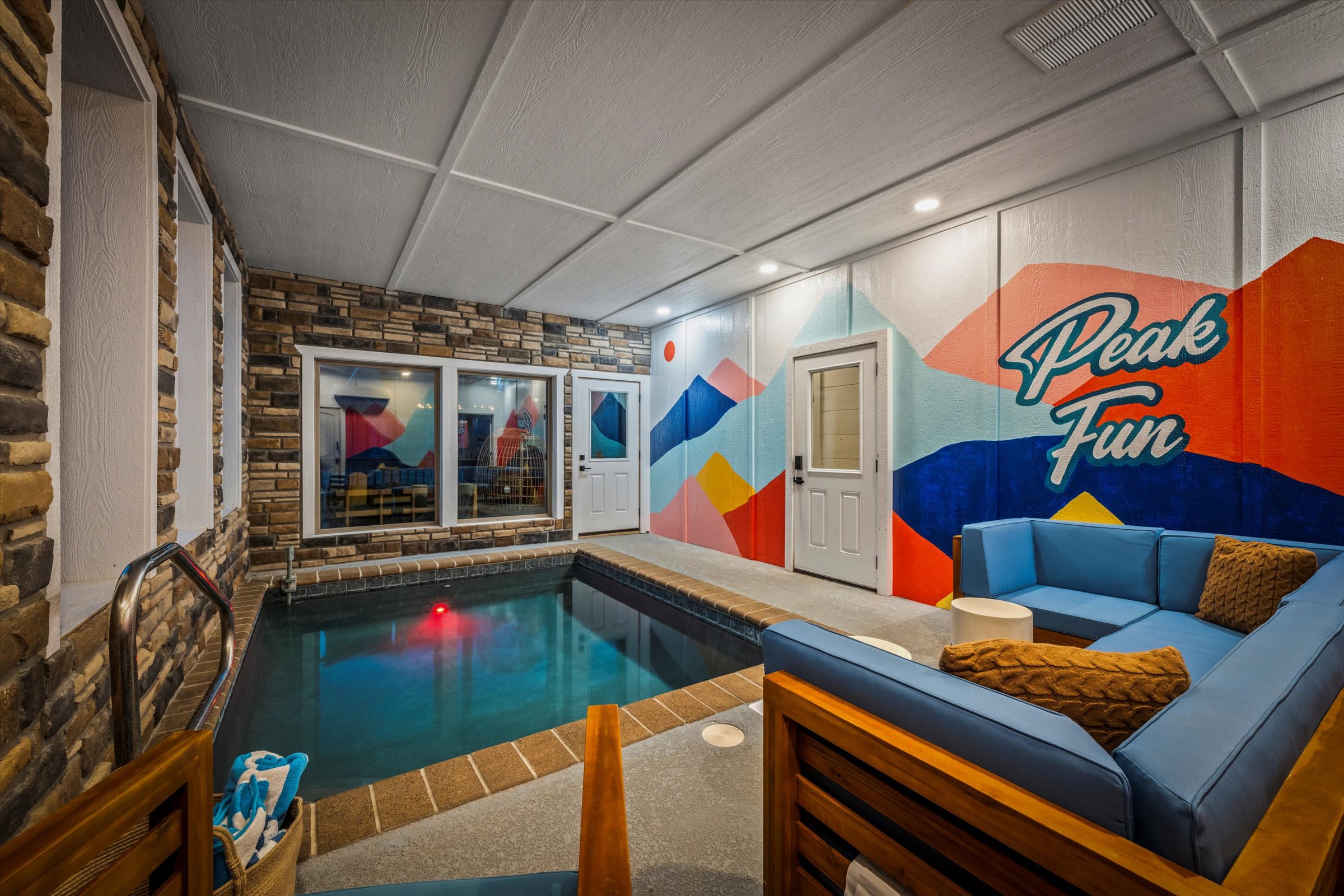 Serene cabin w/ pool, hot tub & game room