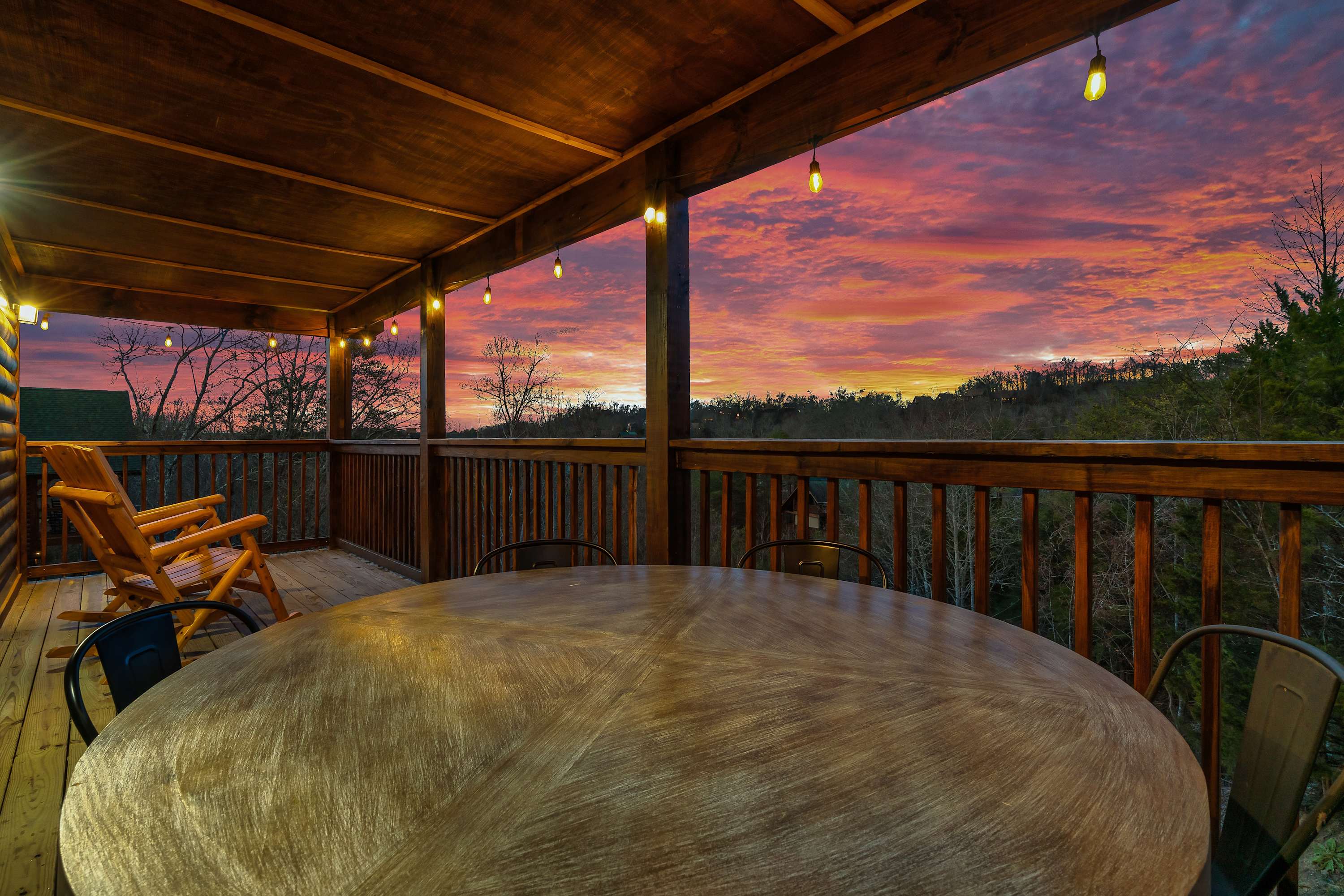 Family Cabin with Fire Pit, Sauna & Mini Golf!