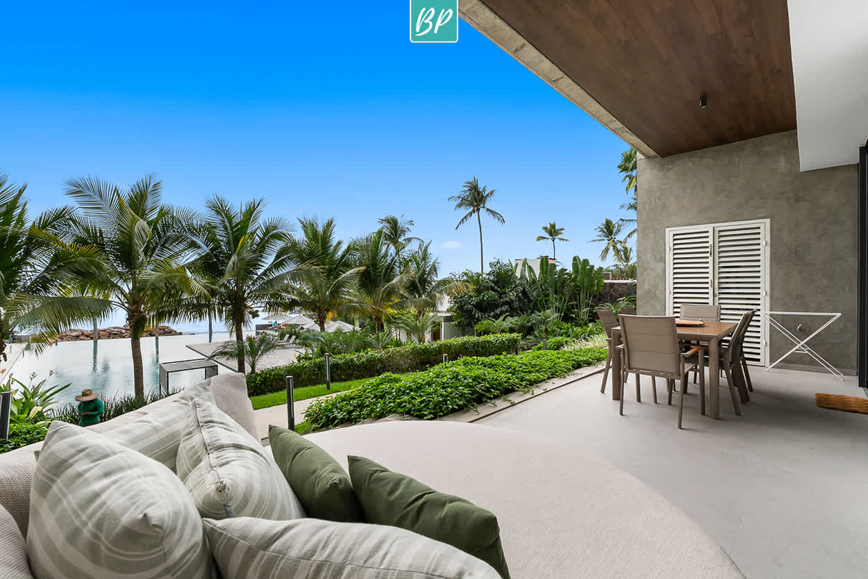 Stylish Beachfront 2BR w Pool & Rooftop: Arama Bay 102 — Bucerías, Nayarit — vacation rental
