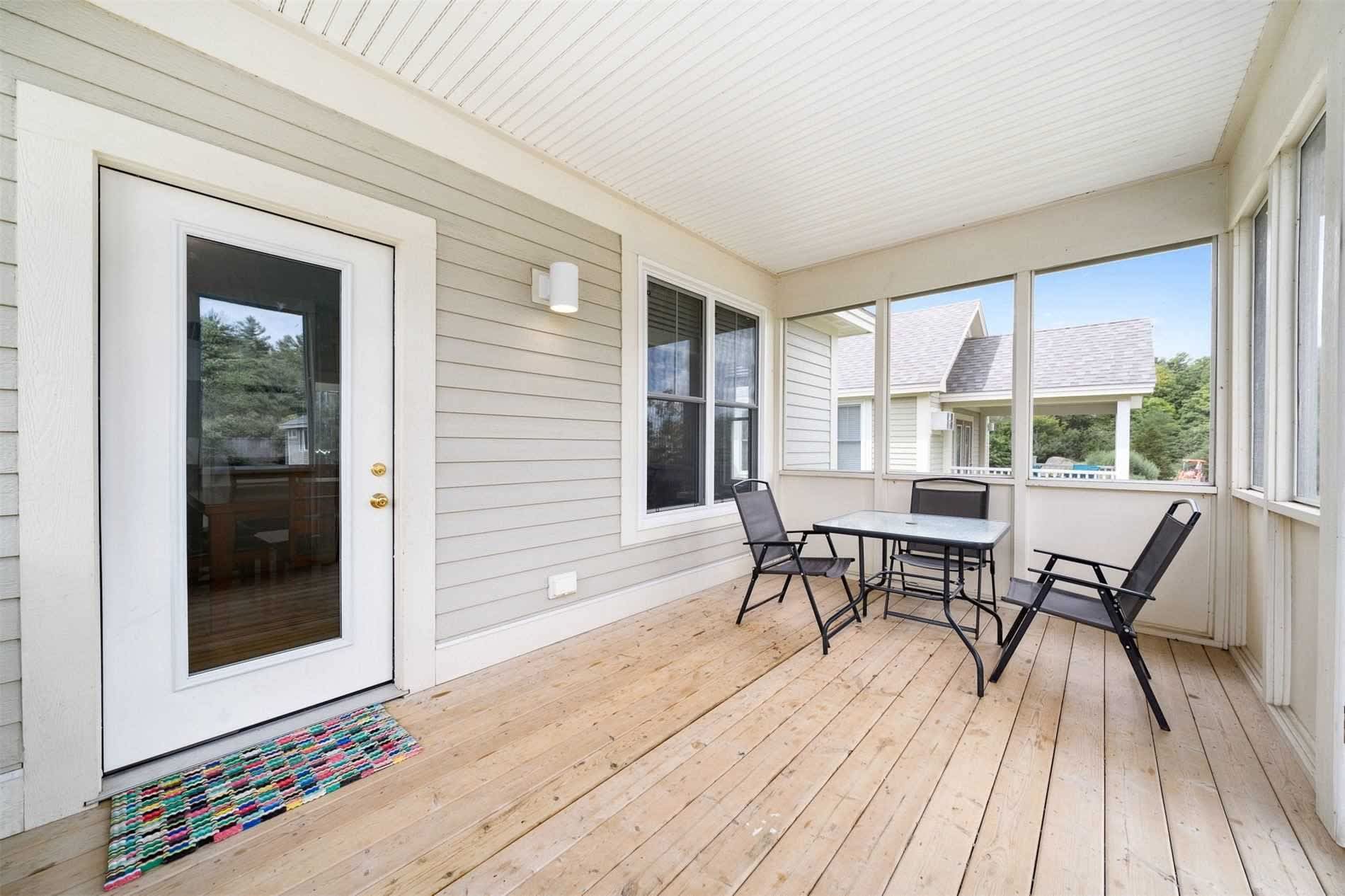 The Buttercup - 40 Meadow View