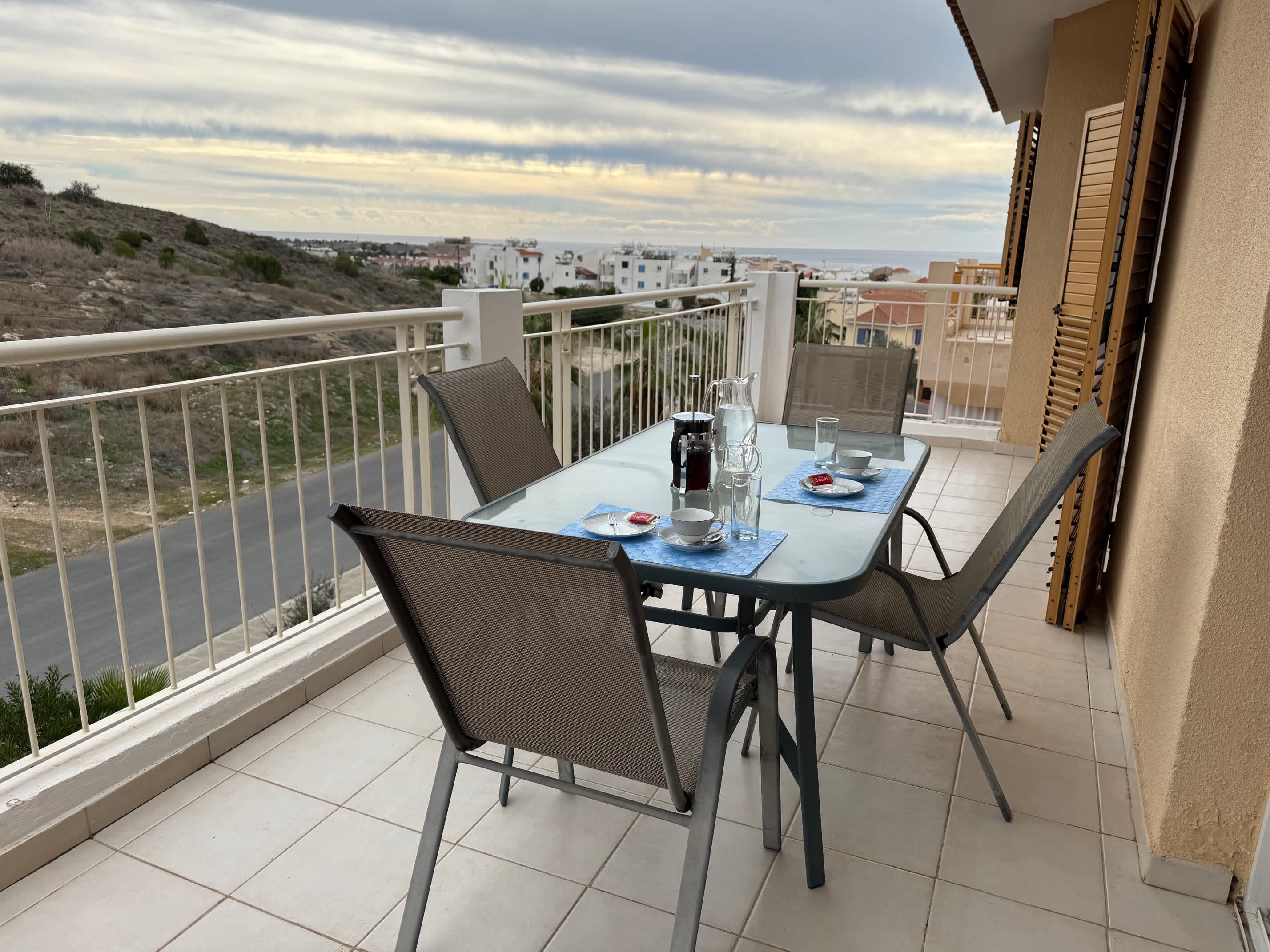Regina Gardens - Spacious 2BR With Sea Views, Large Patio, Pool