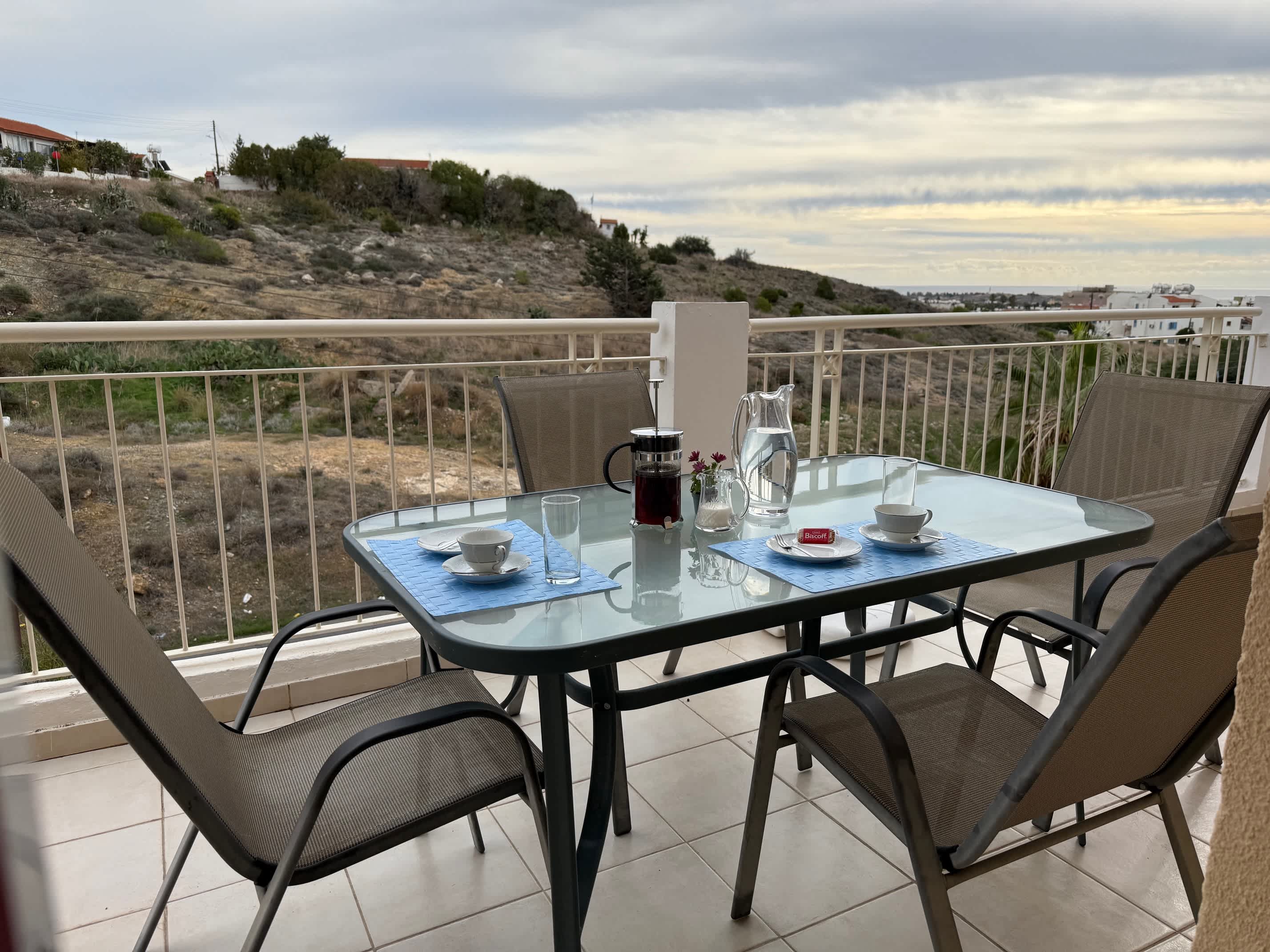 Regina Gardens - Spacious 2BR With Sea Views, Large Patio, Pool