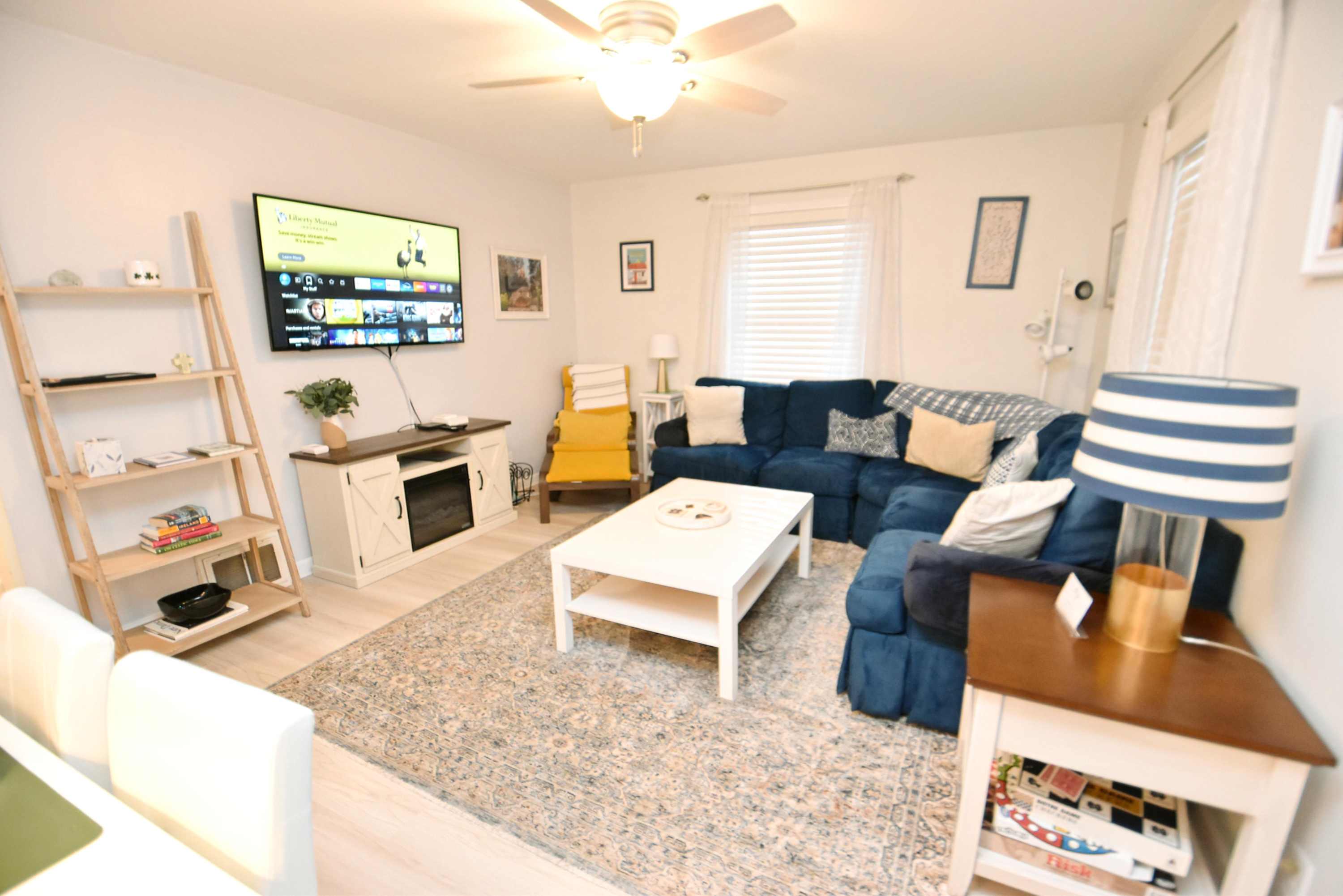 Spacious home just 7 blocks to ND! (54211) 2