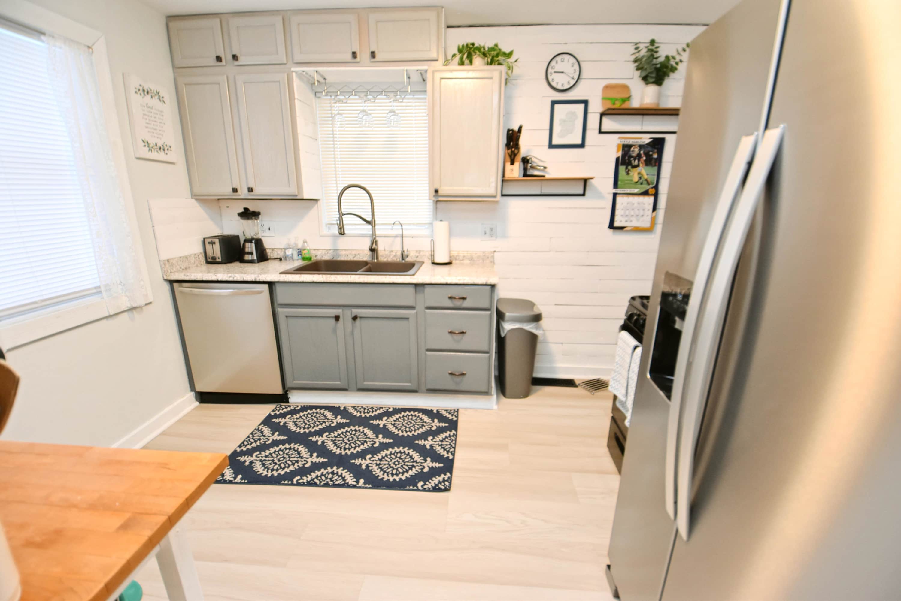 Spacious home just 7 blocks to ND! (54211) 6