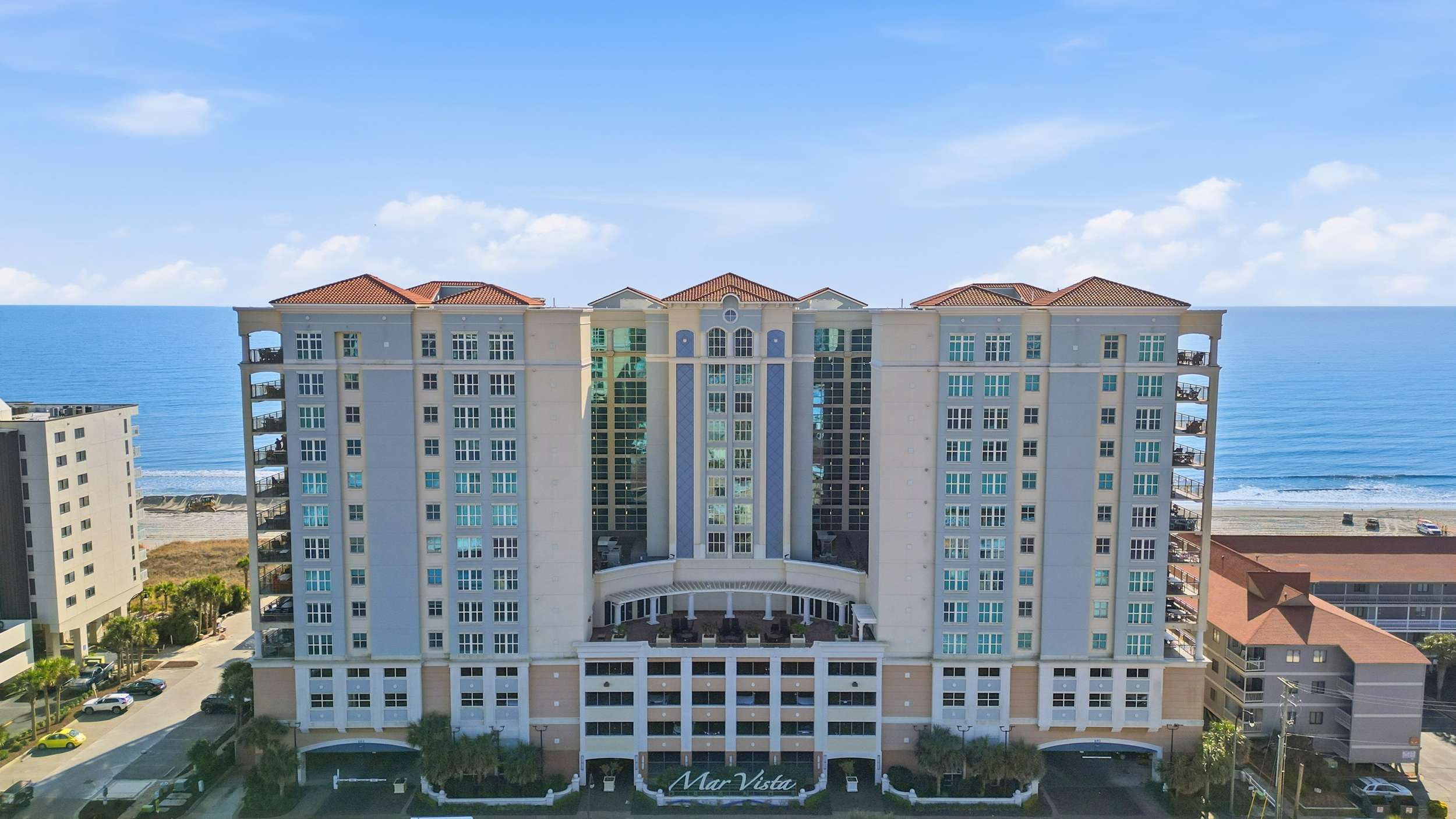 Sunny Tide at Luxe Mar Vista w Lazy River